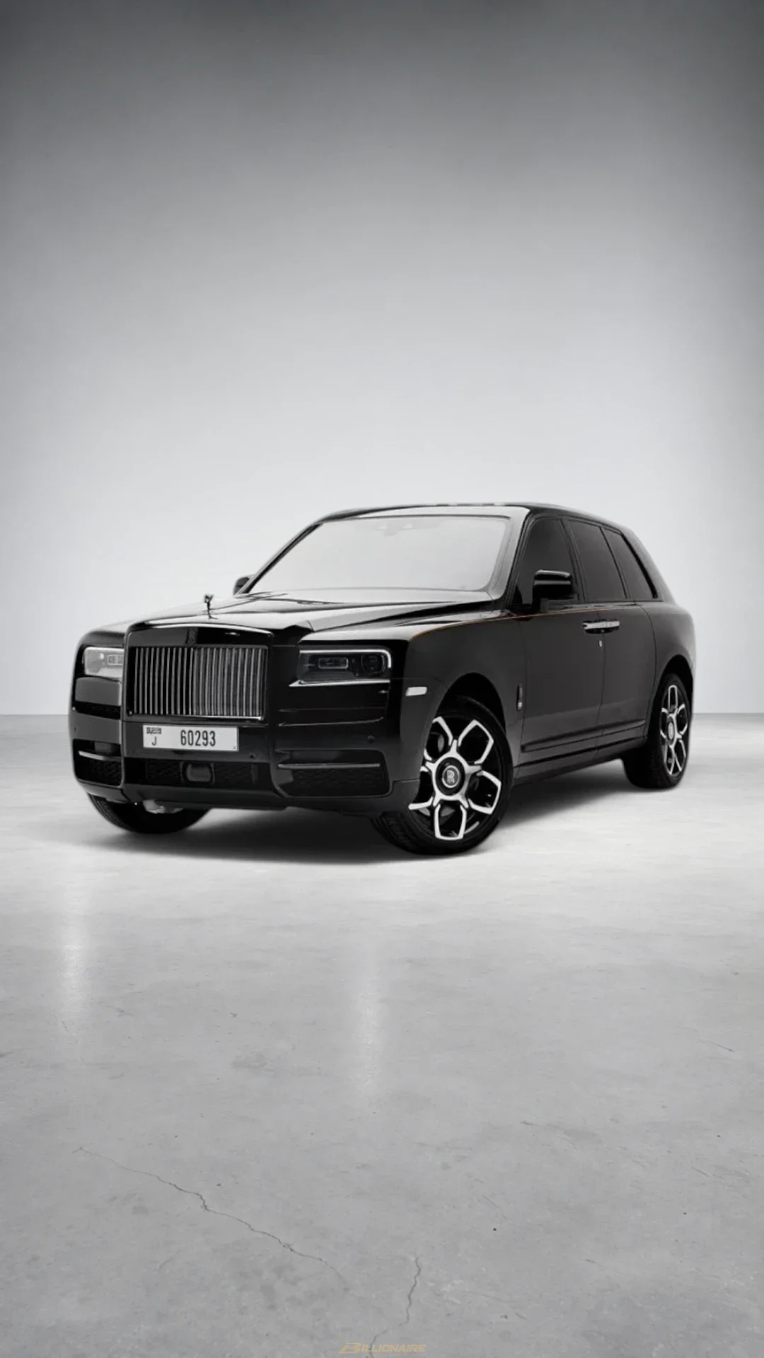 اجاره Rolls-Royce Cullinan Black Badge Diamond Black در دبی