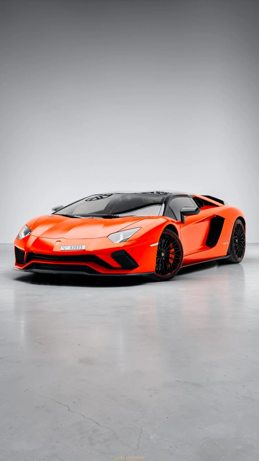 Lamborghini Aventador S Roadster Naranja en alquiler en Dubái