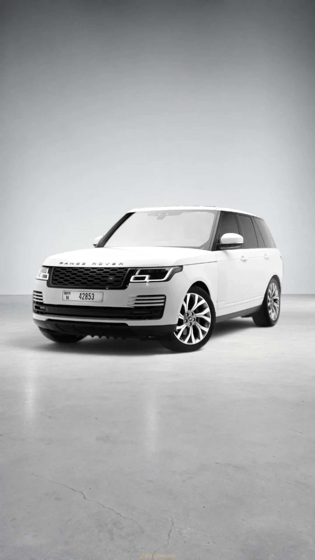 Range Rover Vogue HSE Fuji White luxury rental Dubai