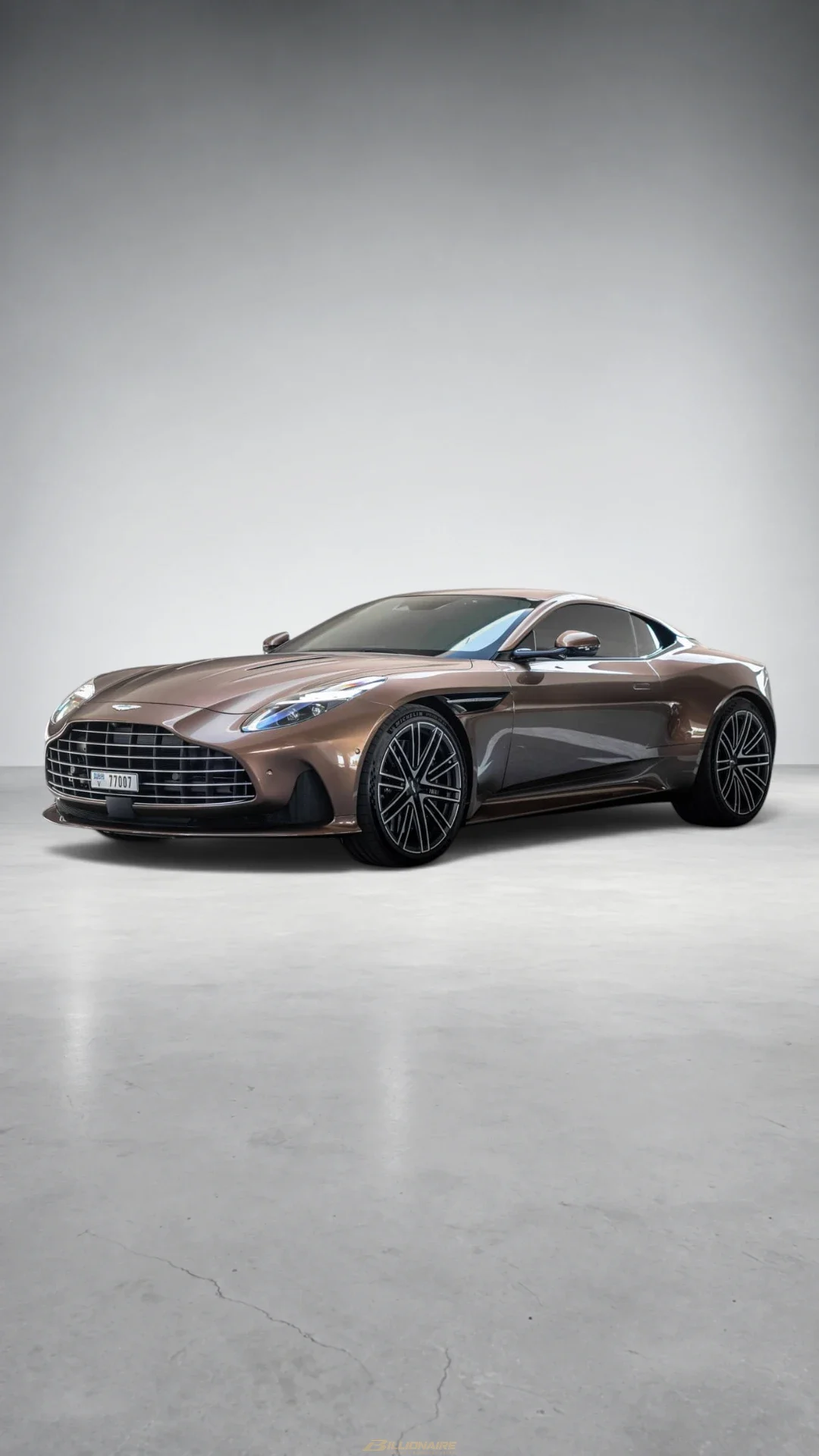 Aston Martin DB12 Bronze в аренду в Дубае