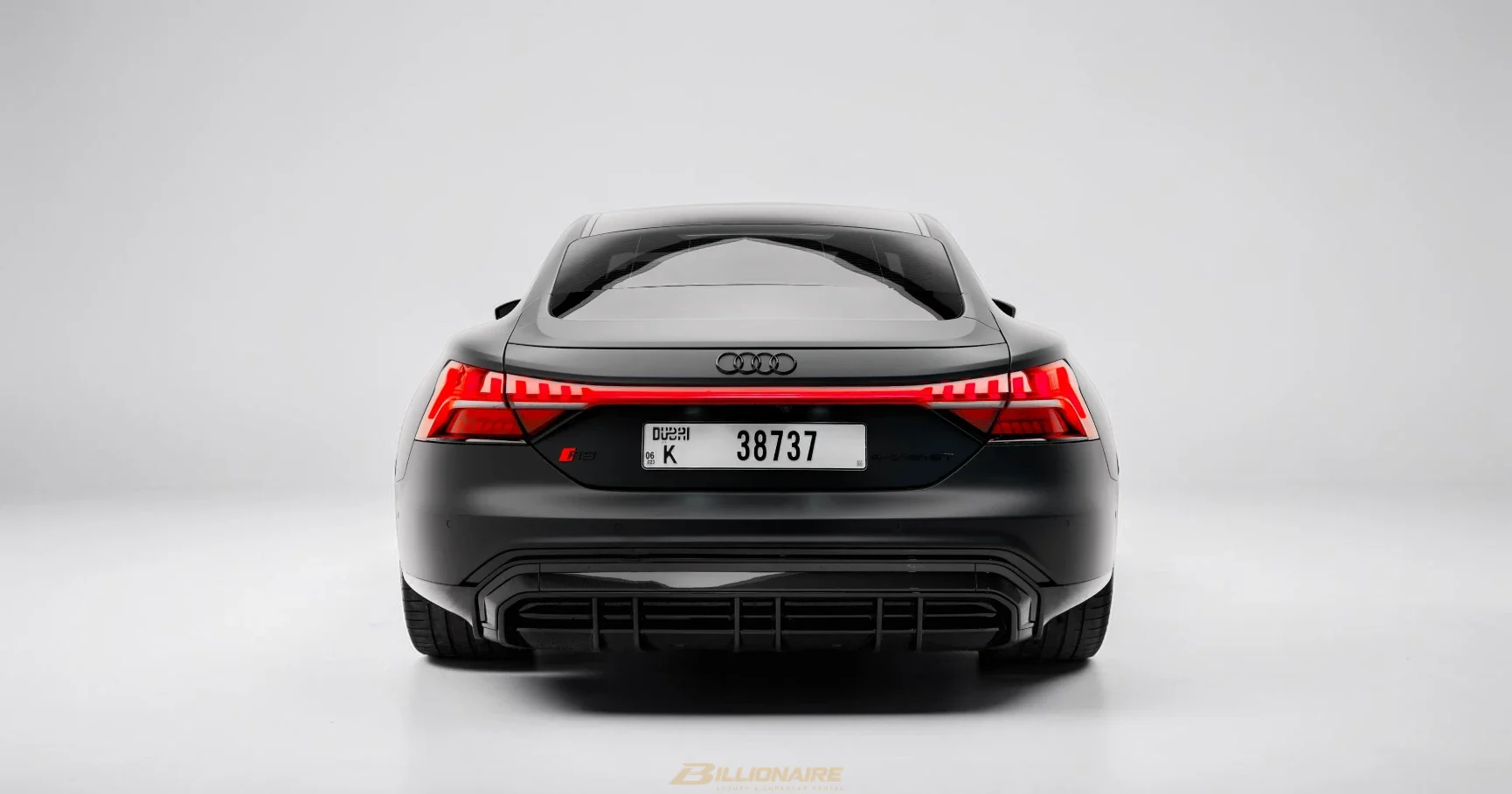 اجاره Audi RS e-tron GT — Stealth Grey در دبی – تصویر 3