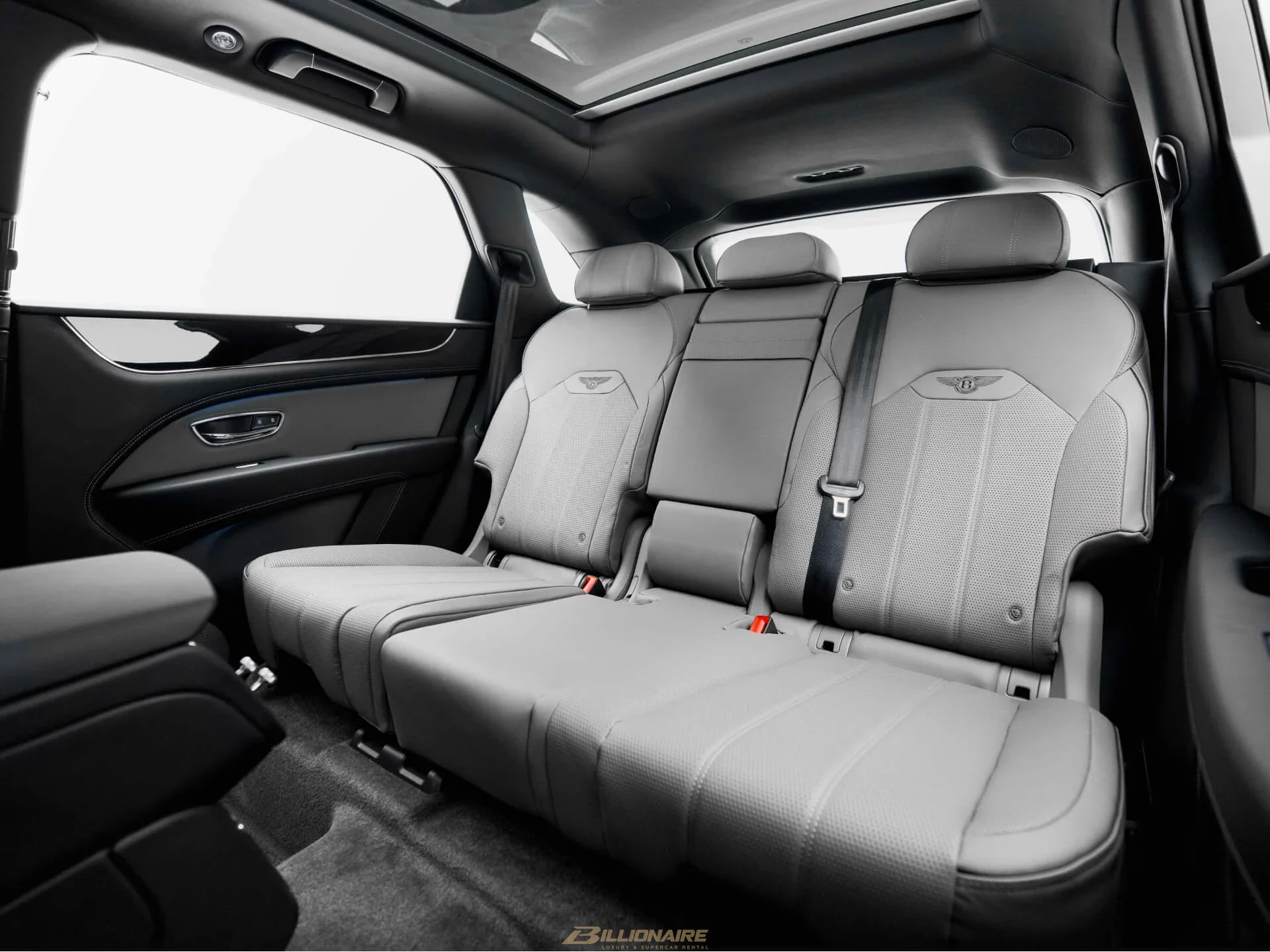 Bentley Bentayga W12 — Tungsten Grey mieten in Dubai – Foto 5