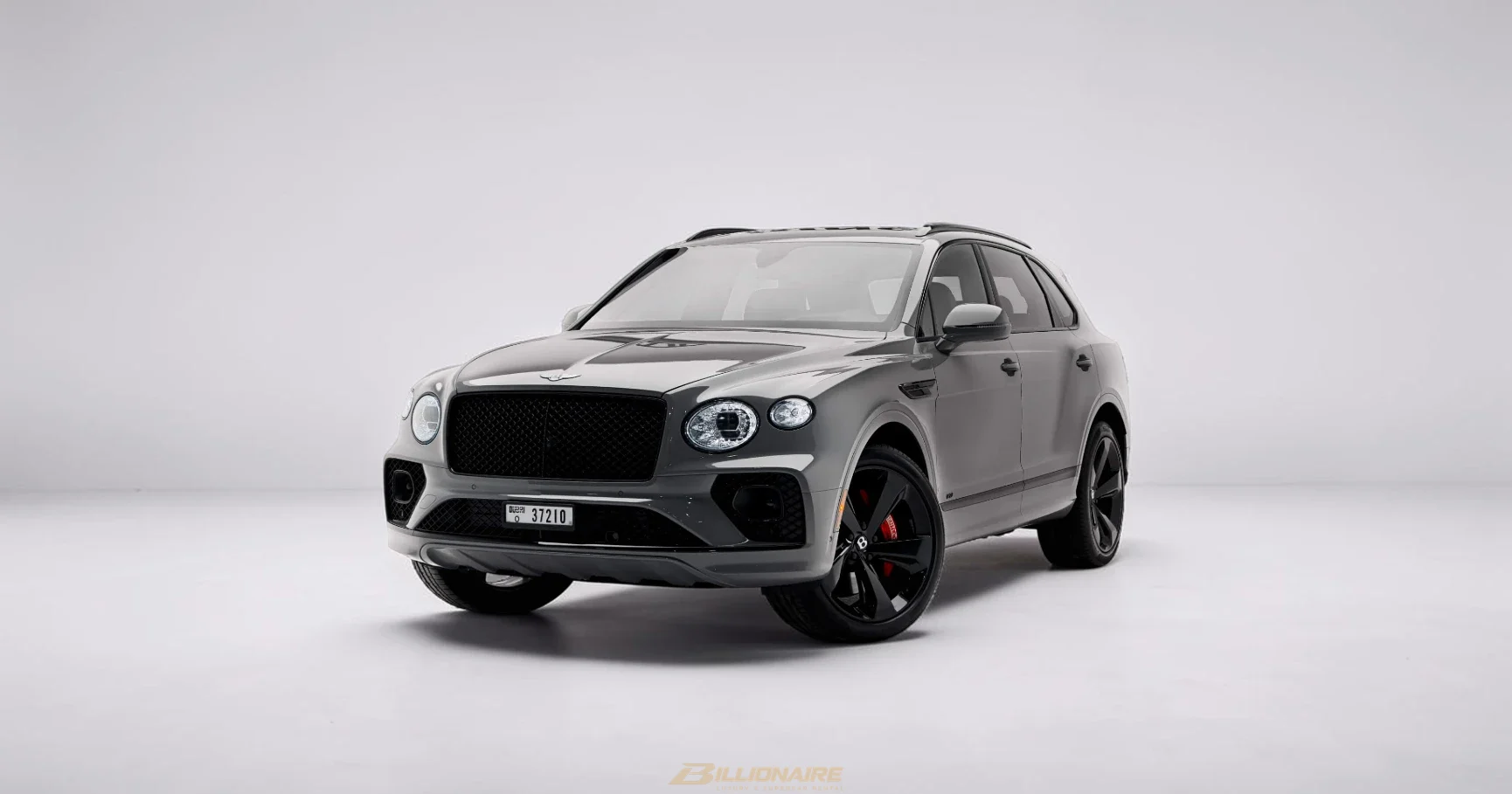 Bentley Bentayga W12 — Tungsten Grey mieten in Dubai – Foto 1