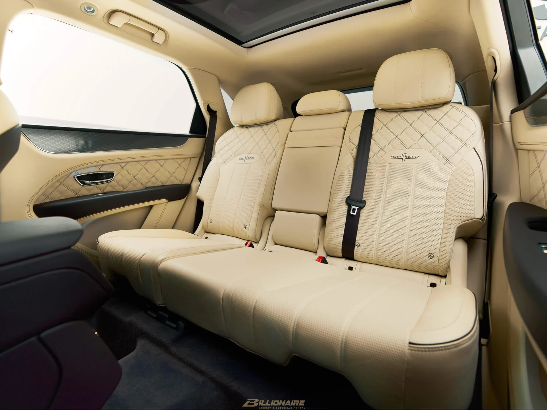 اجاره Bentley Bentayga W12 — Glacier White در دبی – تصویر 5