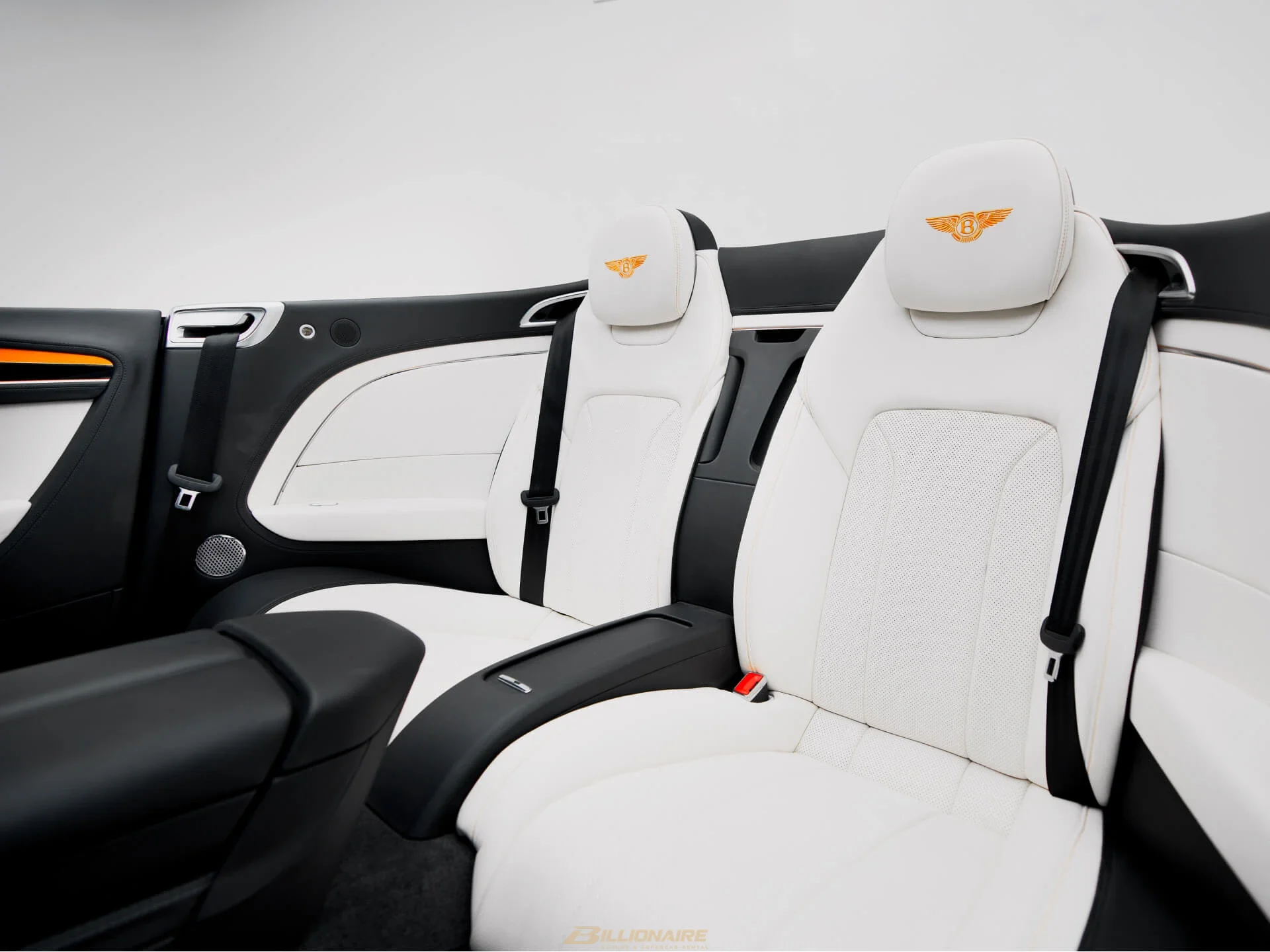 Bentley Continental GTC — Black mieten in Dubai – Foto 6