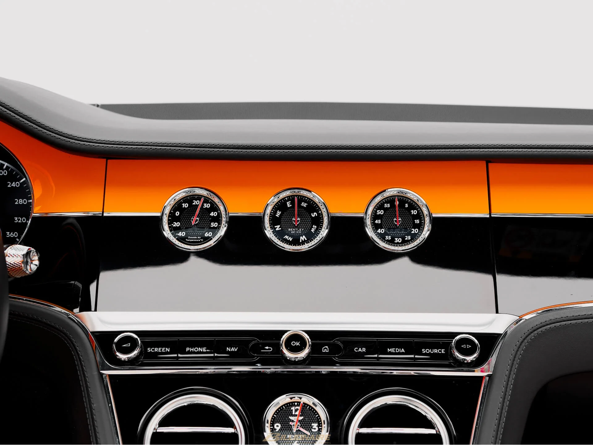 Bentley Continental GTC — Black mieten in Dubai – Foto 7