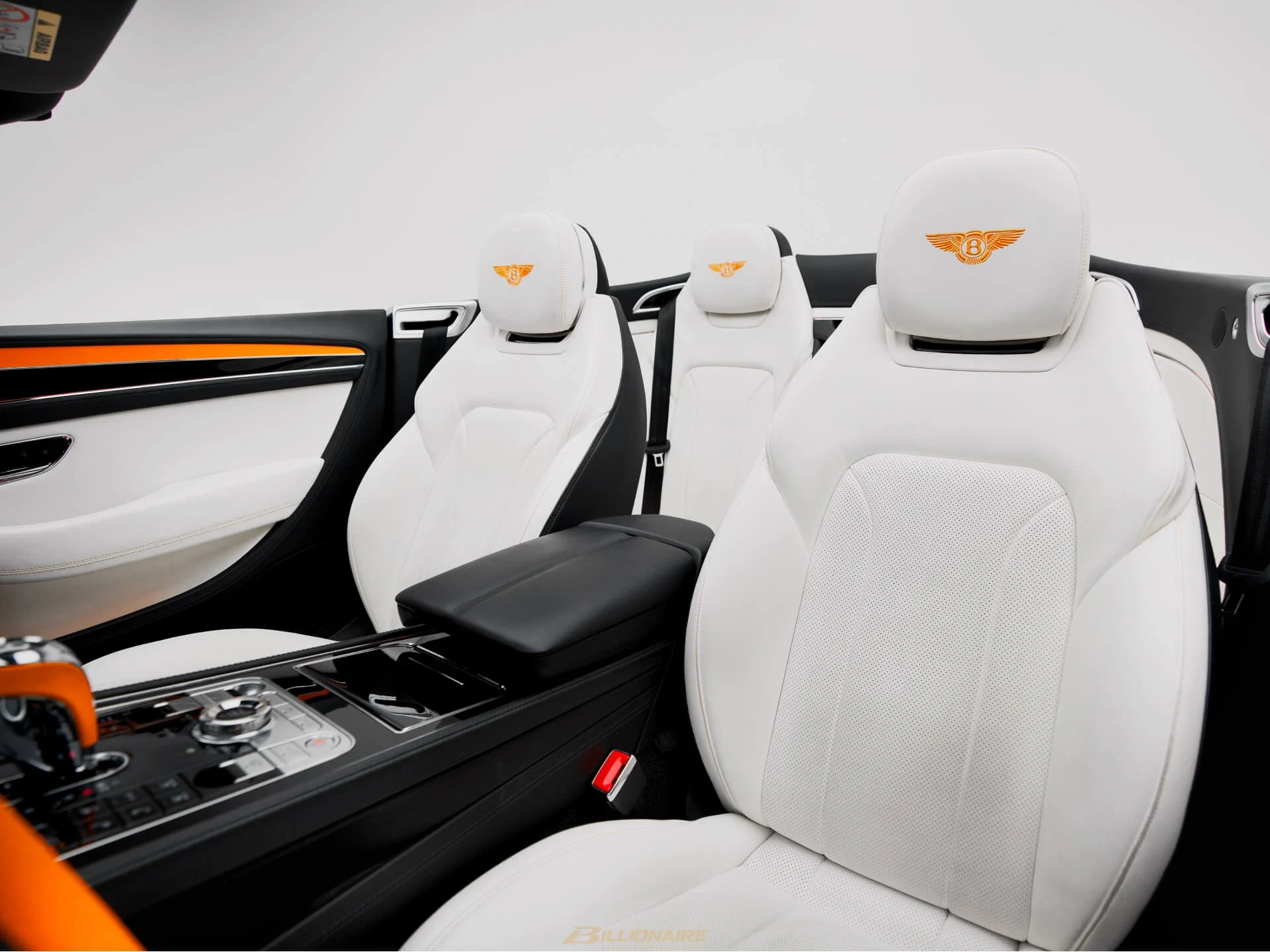 Bentley Continental GTC — Black mieten in Dubai – Foto 9