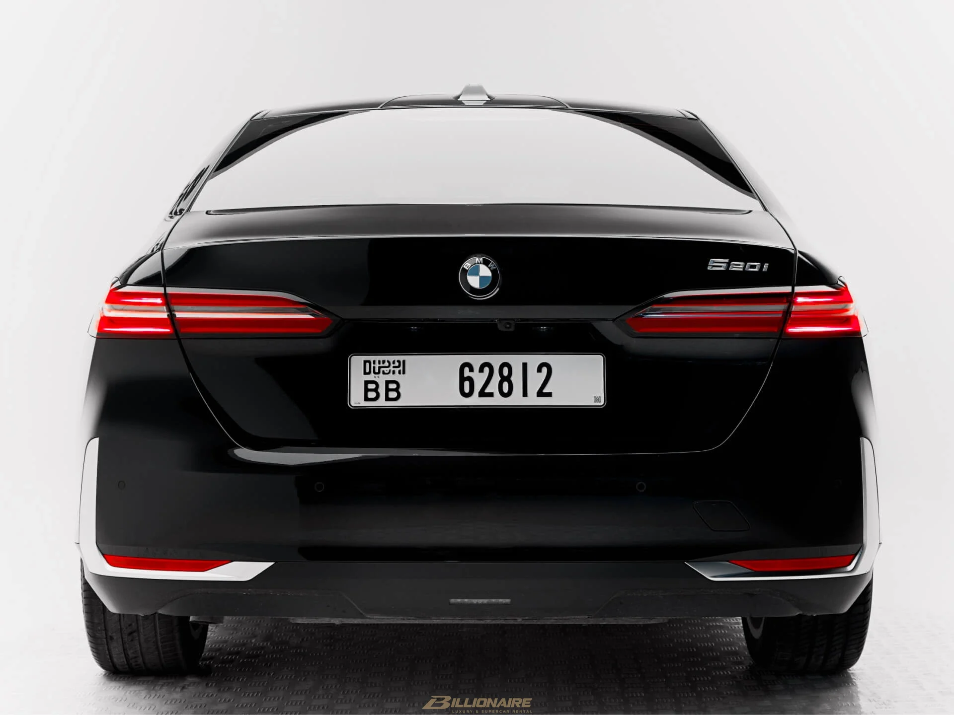 BMW 520i Sedan — Brooklyn Grey - View 4