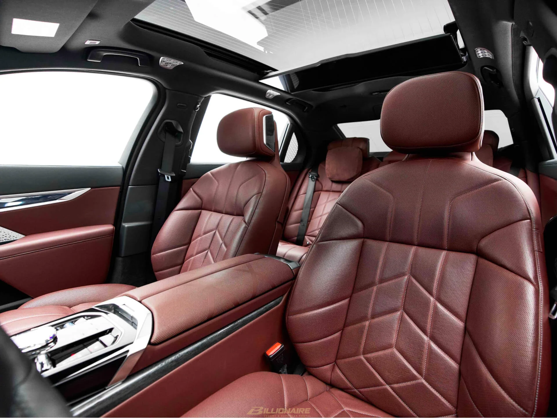 BMW 740i Luxury Sedan — Dravit Grey mieten in Dubai – Foto 7