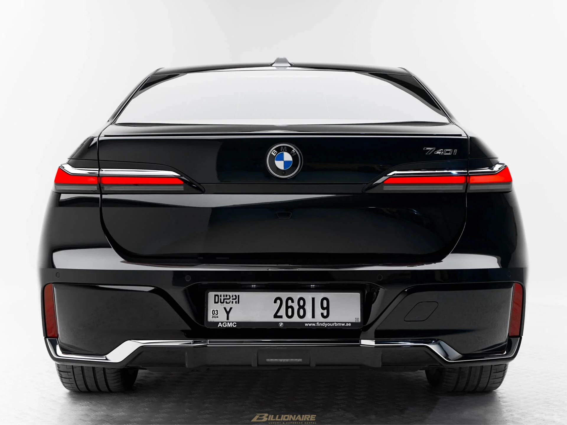 BMW 740i Luxury Sedan — Dravit Grey mieten in Dubai – Foto 3