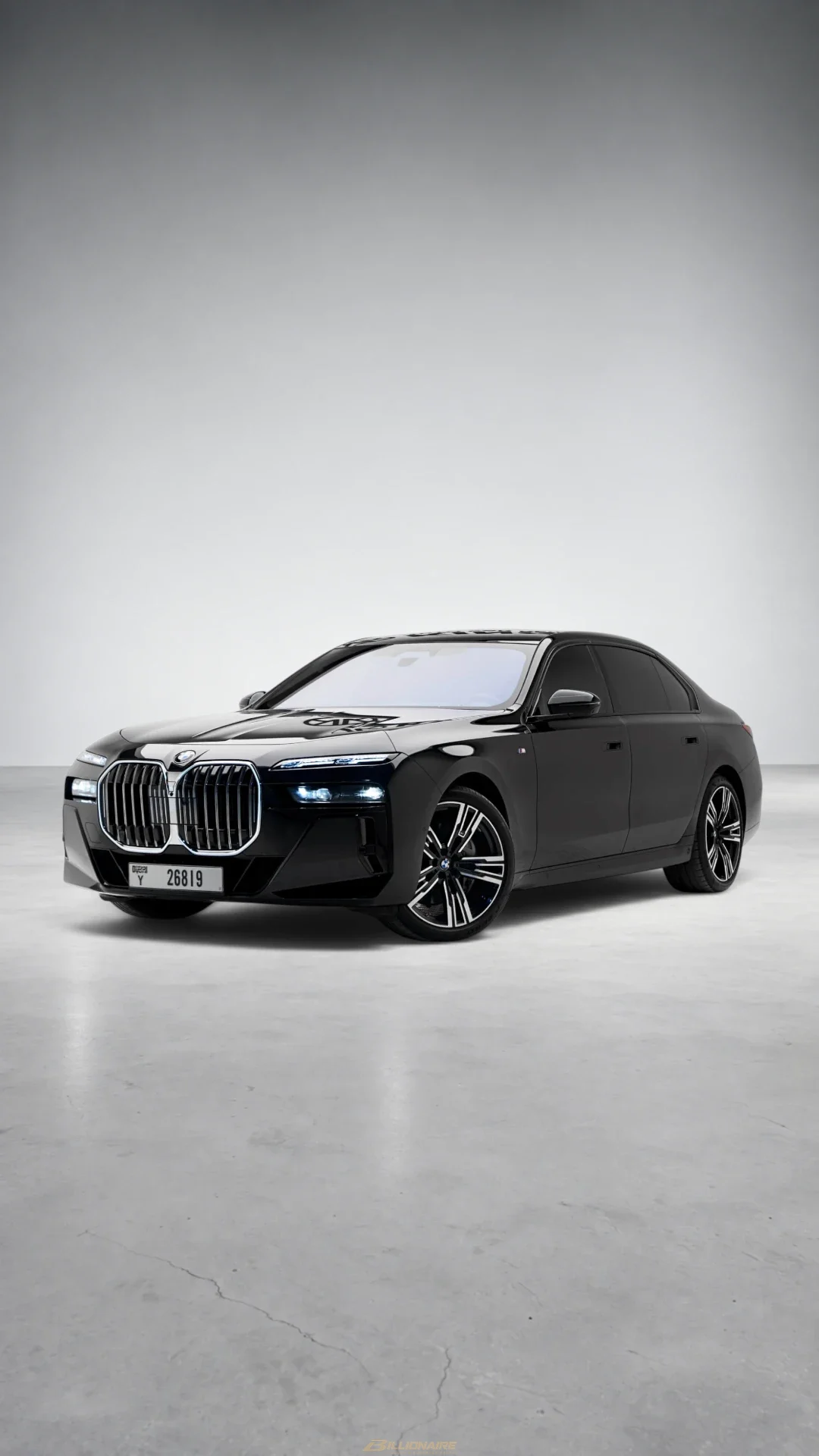 اجاره بی‌ام‌و BMW 740i Luxury Sedan در دبی