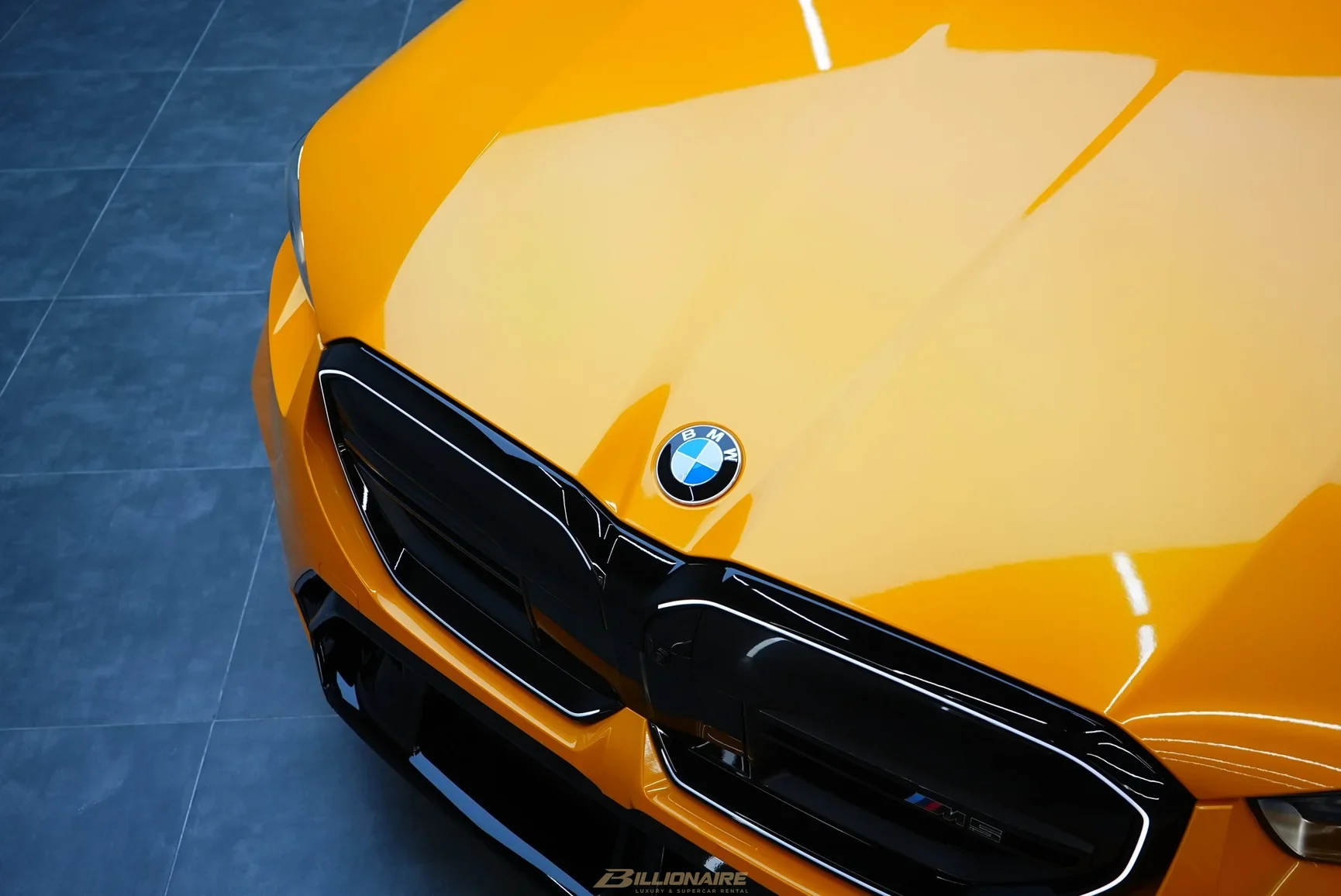 BMW M5 G90 Yellow - View 6