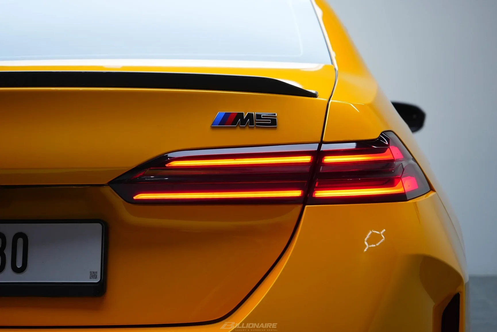 BMW M5 G90 Yellow - View 9