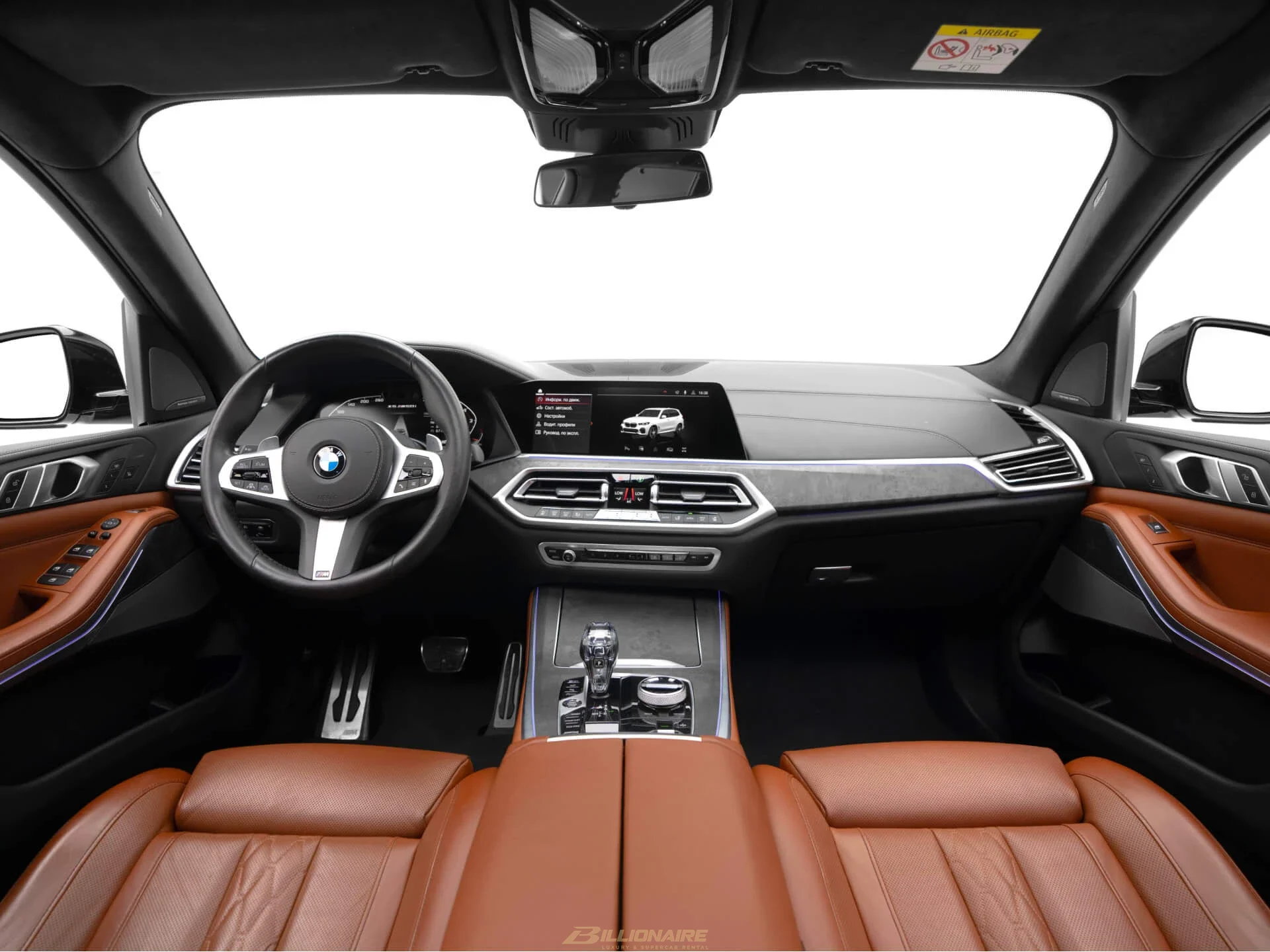 BMW X5 M50i — Mineral White - View 10