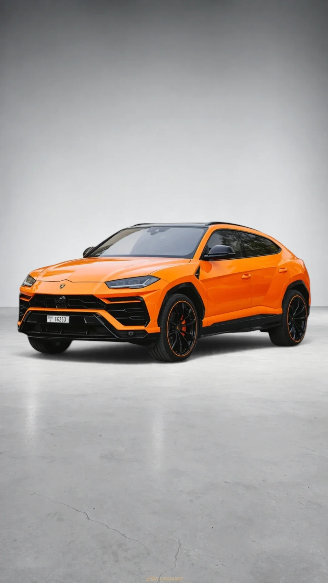 Lamborghini Urus Orange en alquiler en Dubái