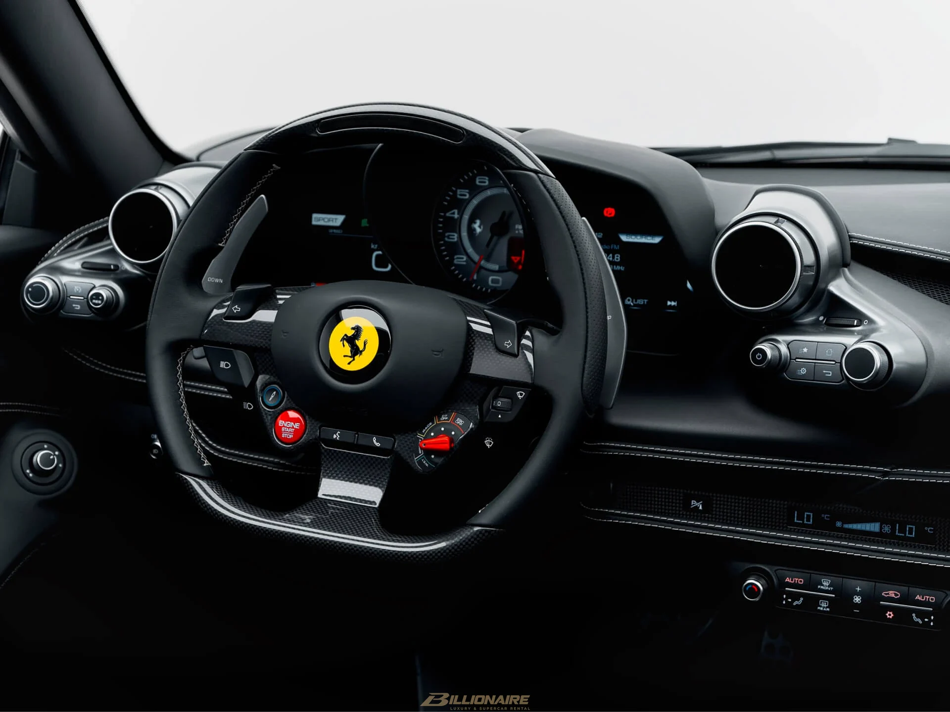 Dubai'de kiralık Ferrari F8 Spider — Grigio Silverstone – fotoğraf 6