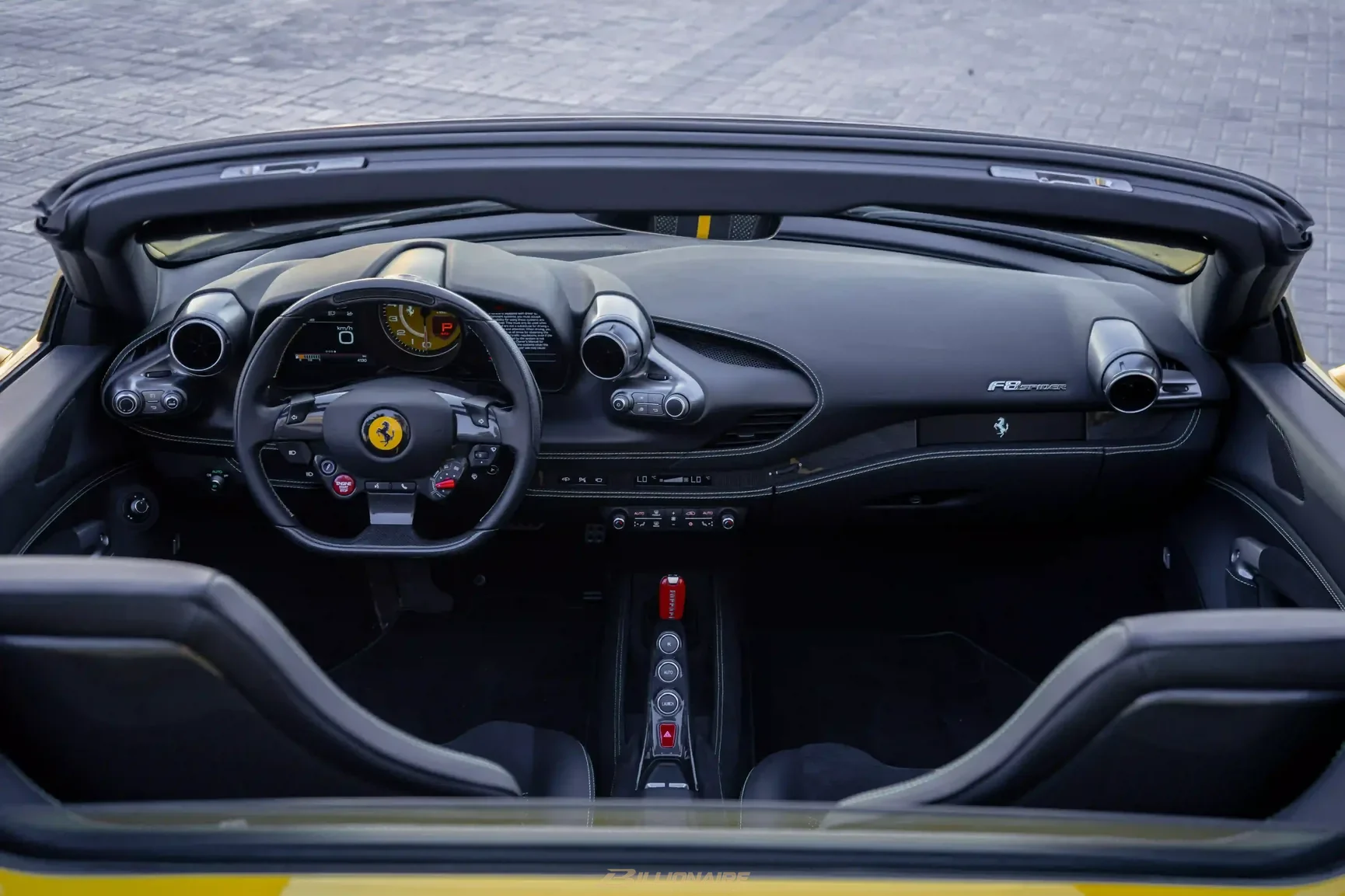 Ferrari F8 Spider Mansory Yellow mieten in Dubai – Foto 4