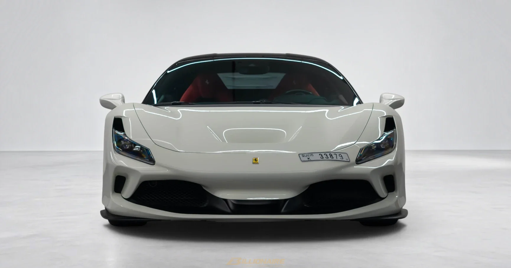 Dubai'de kiralık Ferrari F8 Tributo Coupe — Grigio Titanio – fotoğraf 2