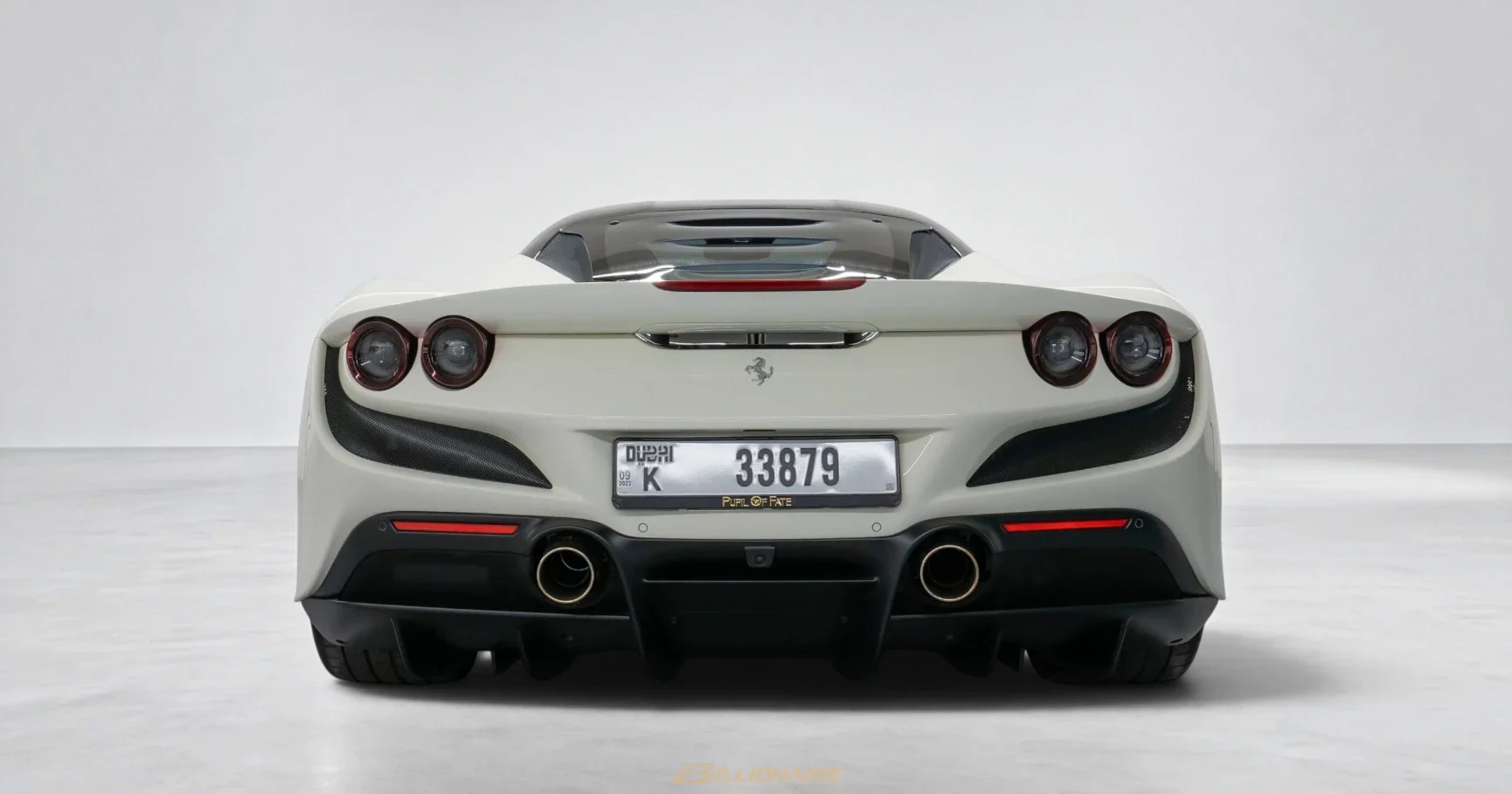 Dubai'de kiralık Ferrari F8 Tributo Coupe — Grigio Titanio – fotoğraf 3