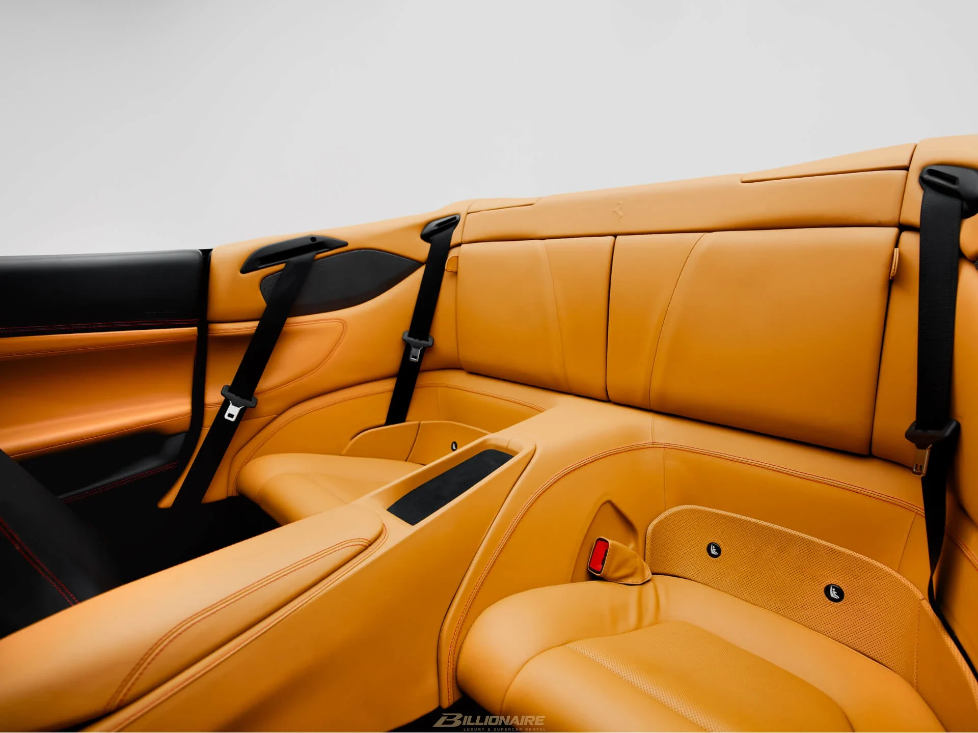 اجاره Ferrari Portofino M Modificata — Rosso Portofino در دبی – تصویر 7