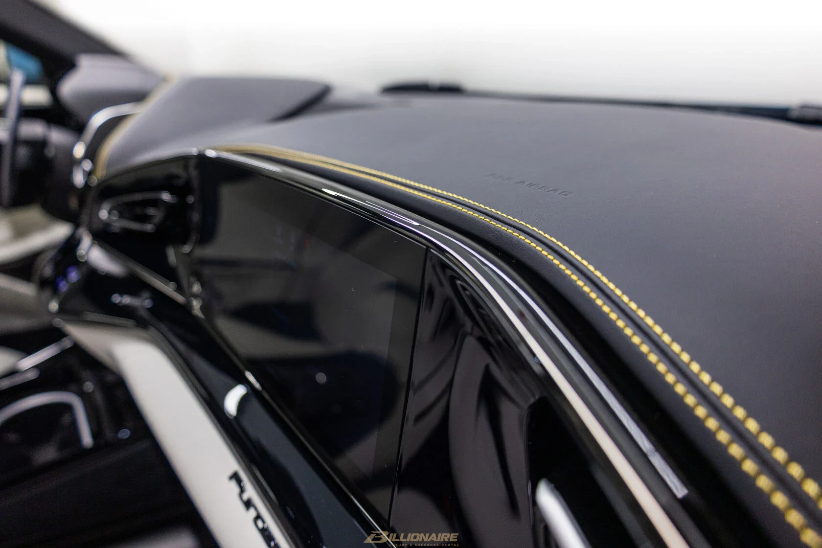 Dubai'de kiralık Ferrari Purosangue V12 SUV — Blu Tour de France – fotoğraf 9
