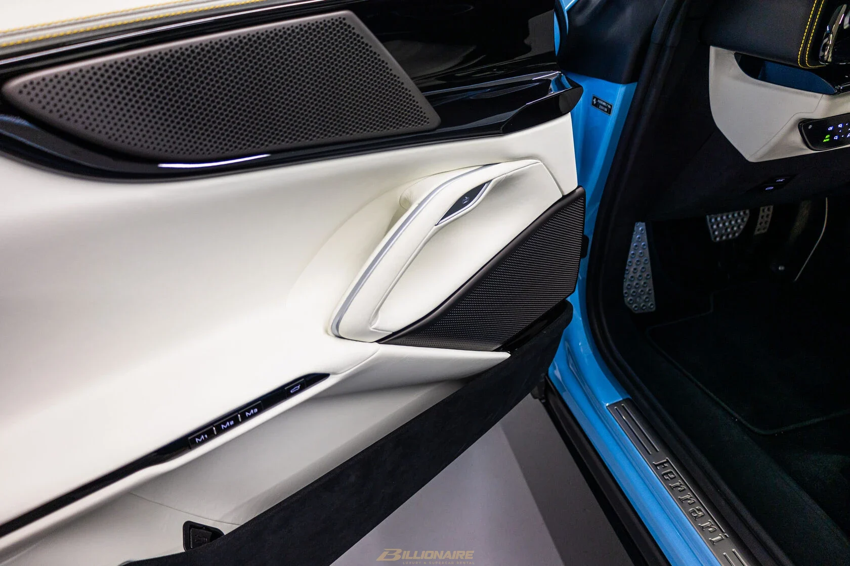 Dubai'de kiralık Ferrari Purosangue V12 SUV — Blu Tour de France – fotoğraf 13