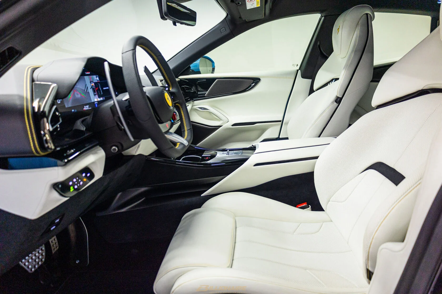 Dubai'de kiralık Ferrari Purosangue V12 SUV — Blu Tour de France – fotoğraf 16