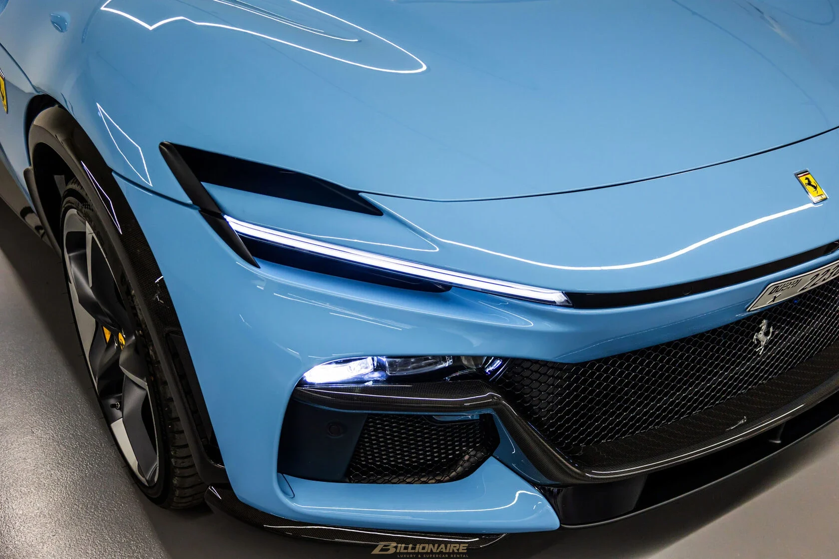 Dubai'de kiralık Ferrari Purosangue V12 SUV — Blu Tour de France – fotoğraf 14