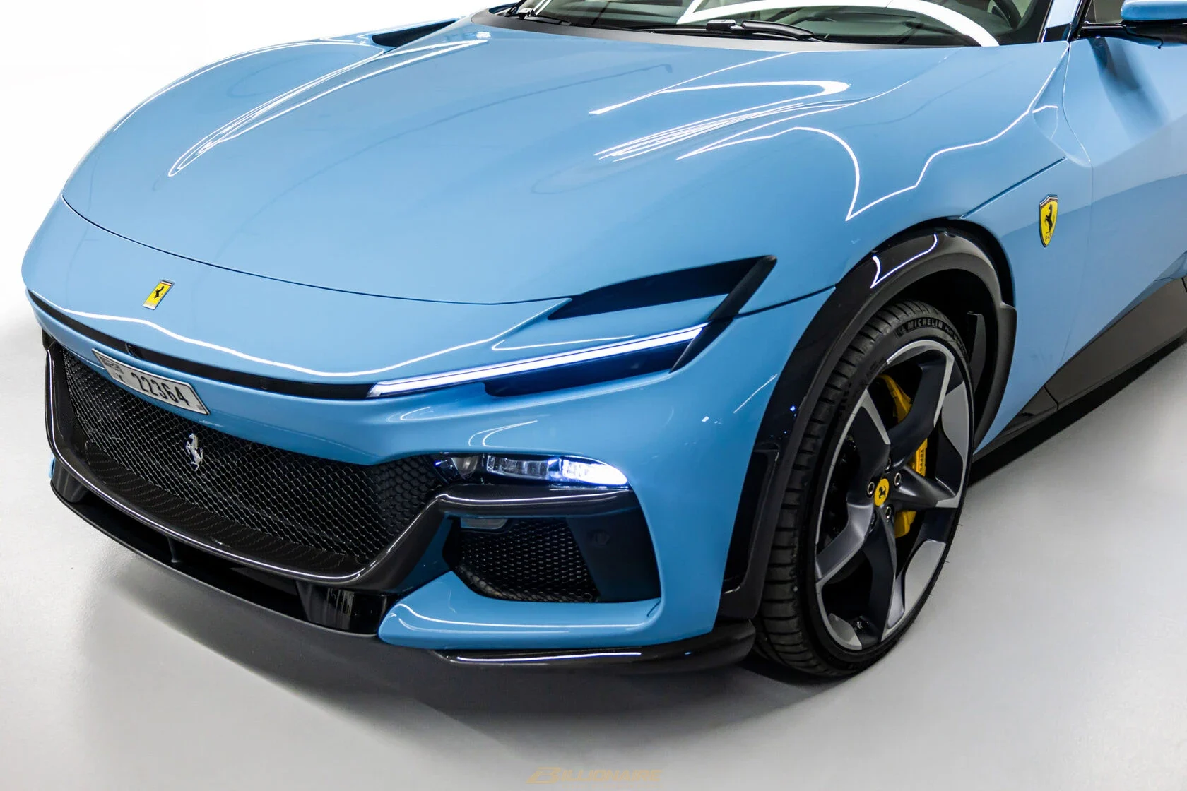 Dubai'de kiralık Ferrari Purosangue V12 SUV — Blu Tour de France – fotoğraf 5