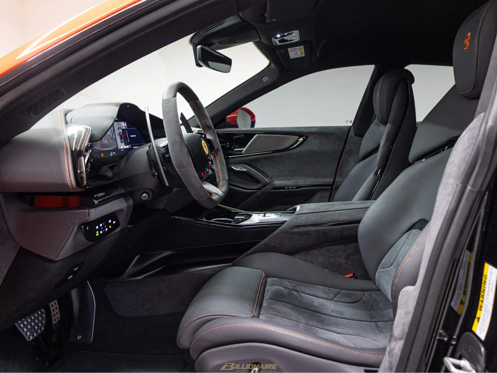 Ferrari Purosangue V12 SUV — Arancio Triplo Strato mieten in Dubai – Foto 6