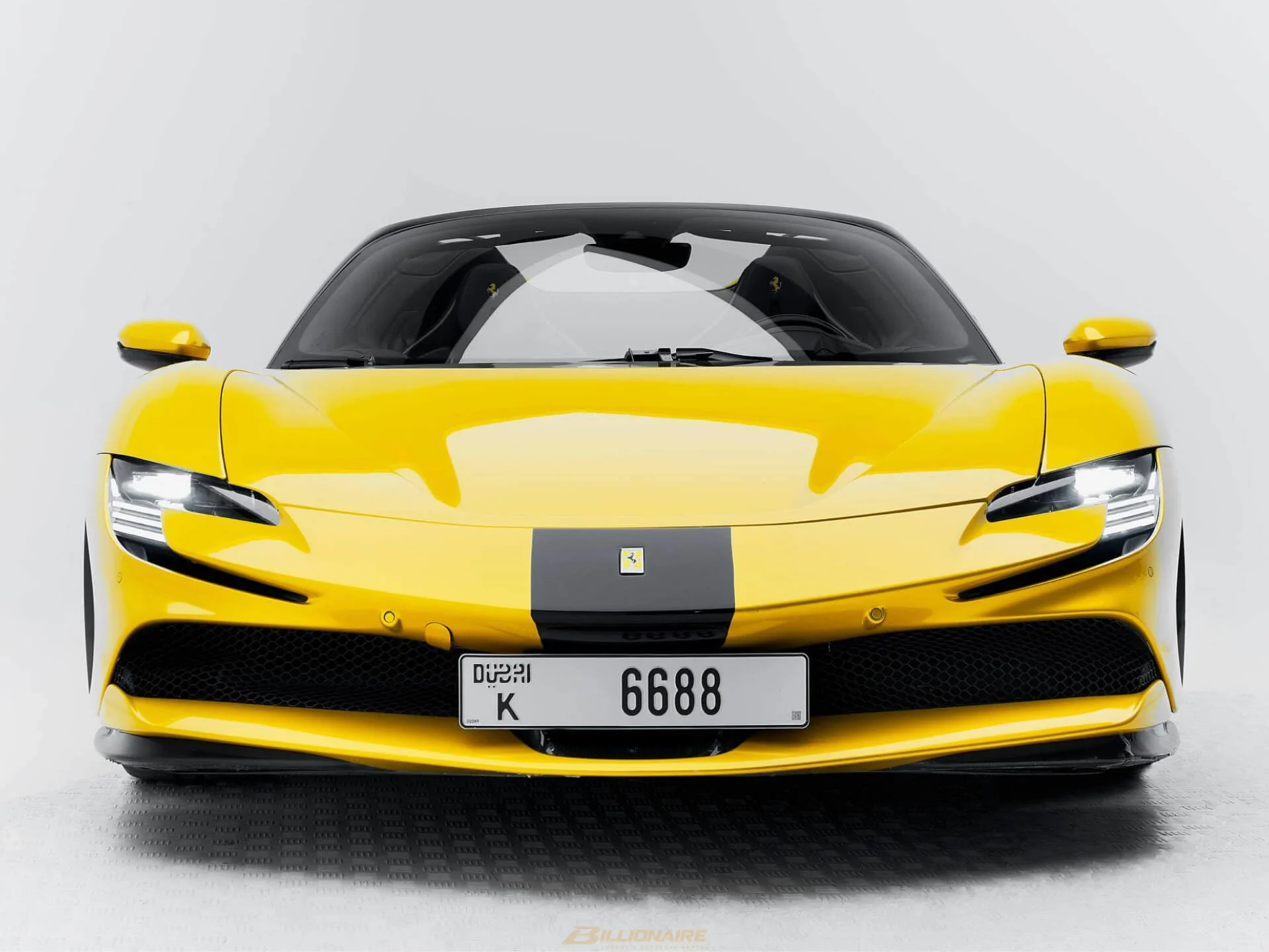 Ferrari SF90 Spider Assetto Fiorano 1000 HP — Giallo Montecarlo à louer à Dubaï – photo 2