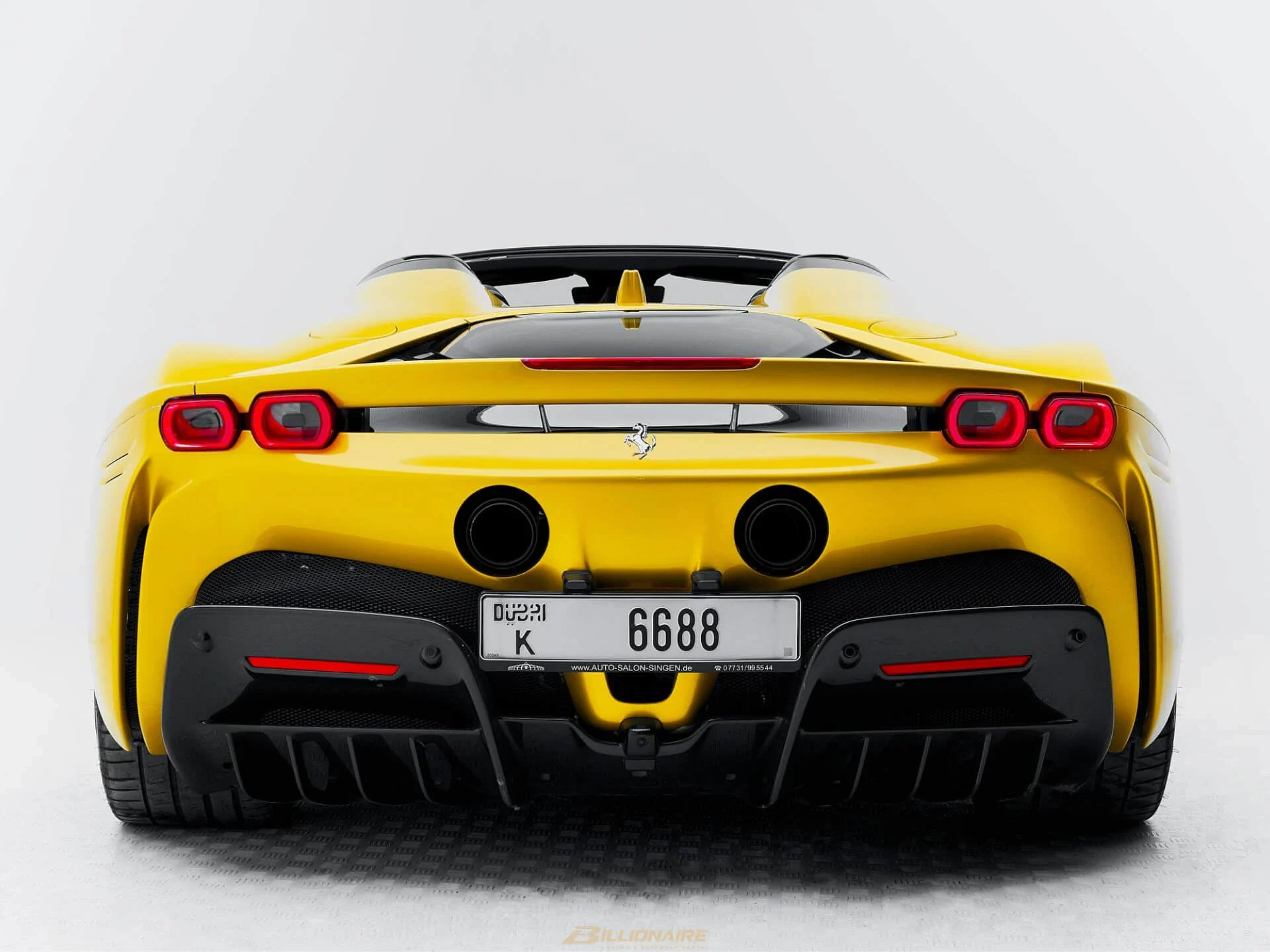 Ferrari SF90 Spider Assetto Fiorano 1000 HP — Giallo Montecarlo à louer à Dubaï – photo 3