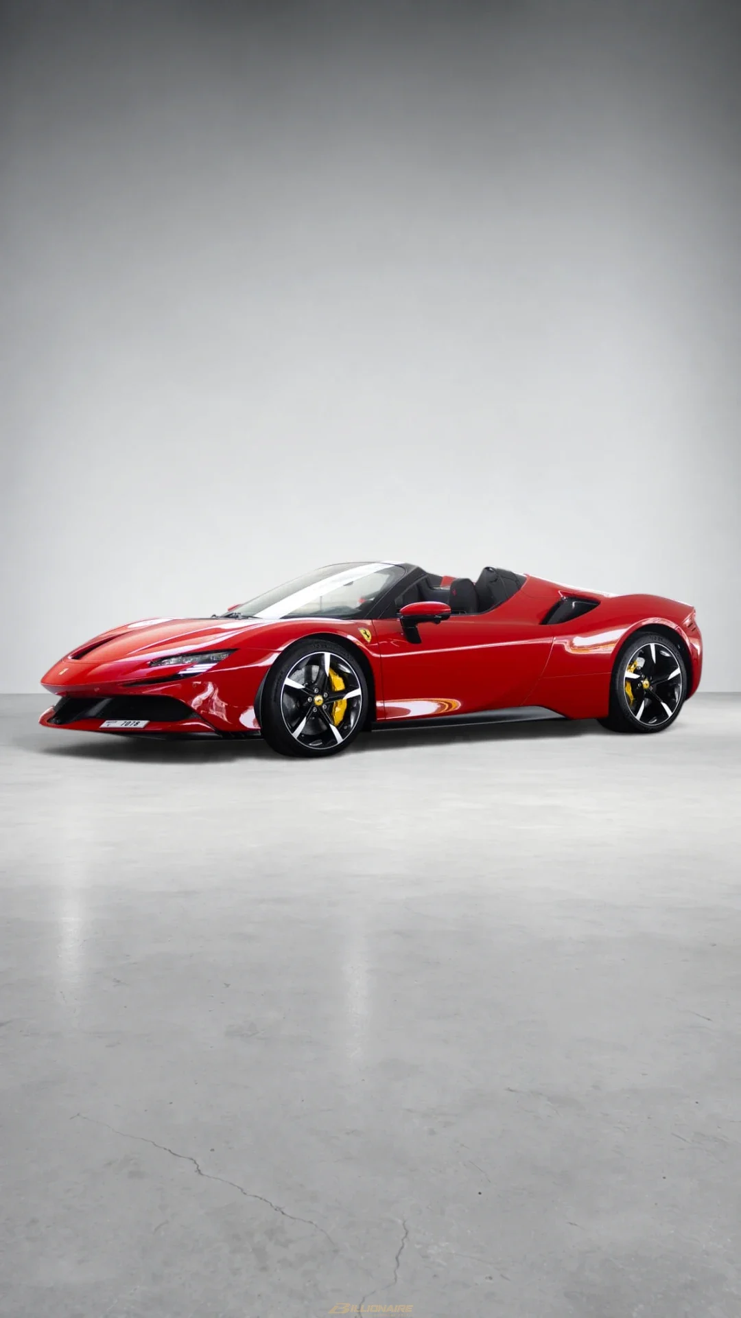 Ferrari SF90 Spider Red в аренду в Дубае