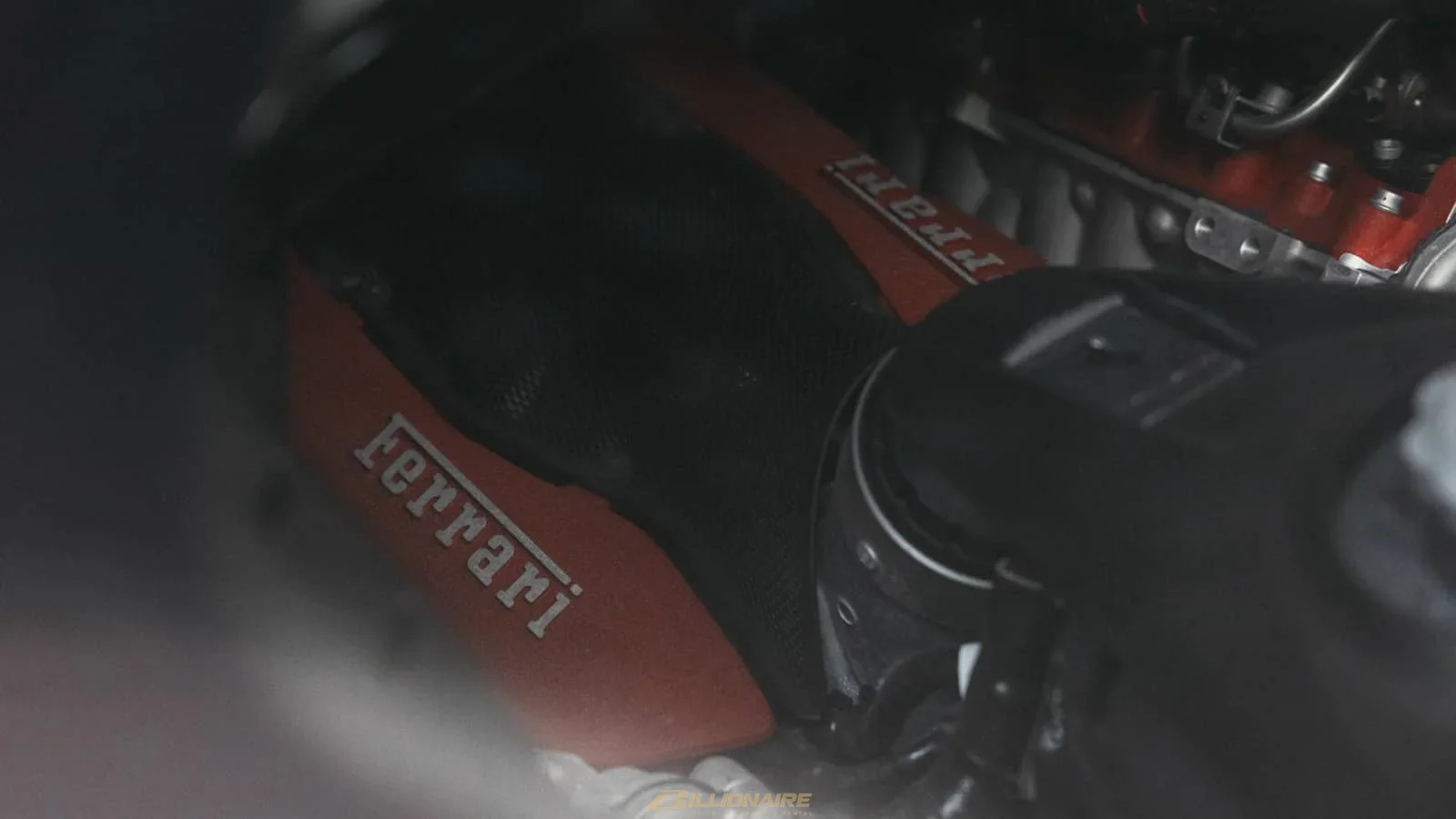 اجاره Ferrari SF90 Spider Red در دبی – تصویر 7