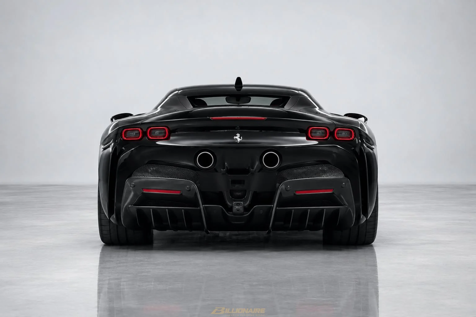 اجاره Ferrari SF90 Stradale Black در دبی – تصویر 2