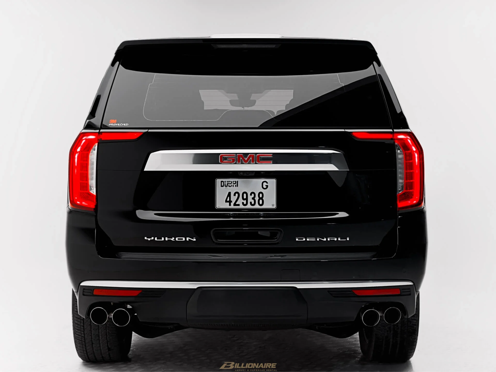 GMC Yukon Denali Luxury 7-Seater — Onyx Black mieten in Dubai – Foto 3