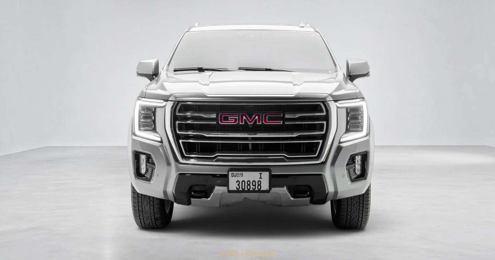 GMC Yukon SLT Premium 8-Seater — Sterling Silver en alquiler en Dubái – foto 2