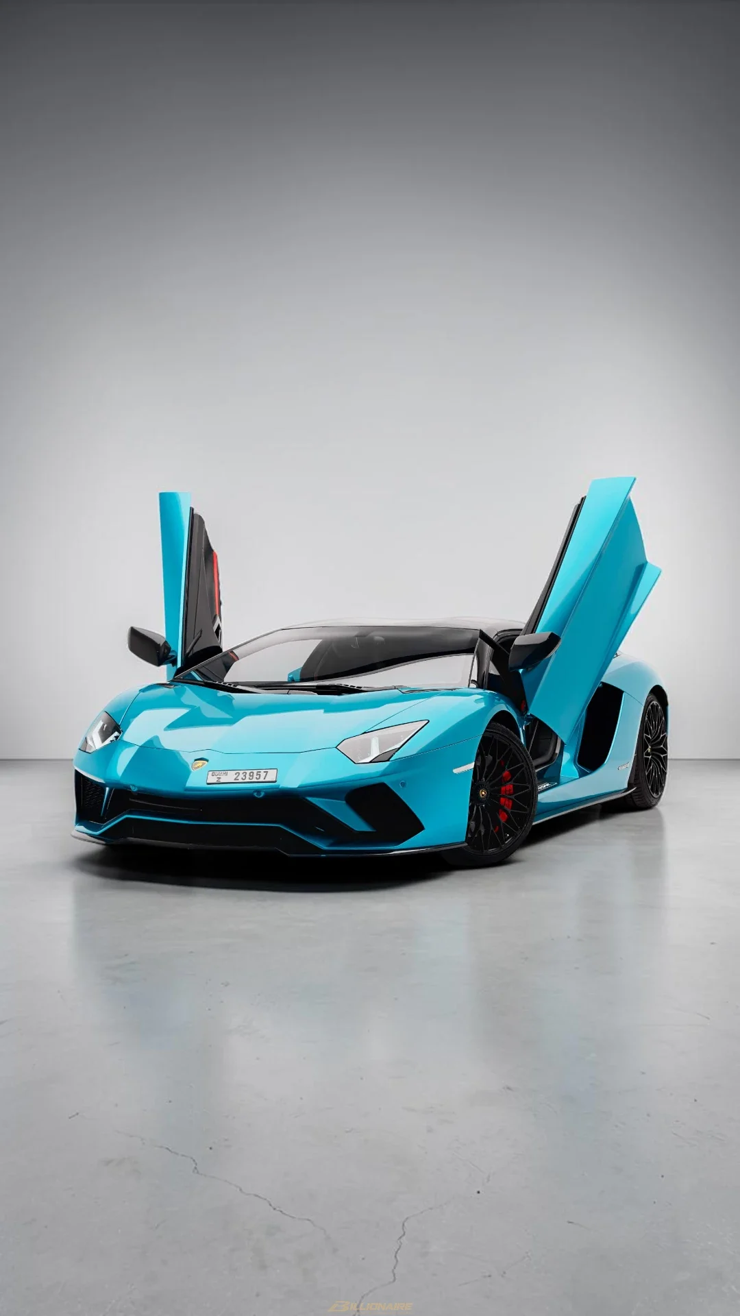 Lamborghini Aventador S Roadster Blue в аренду в Дубае