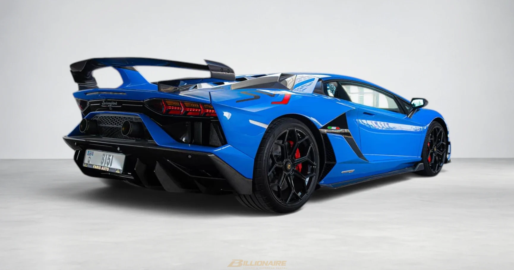 Lamborghini Aventador SVJ Blue à louer à Dubaï – photo 2
