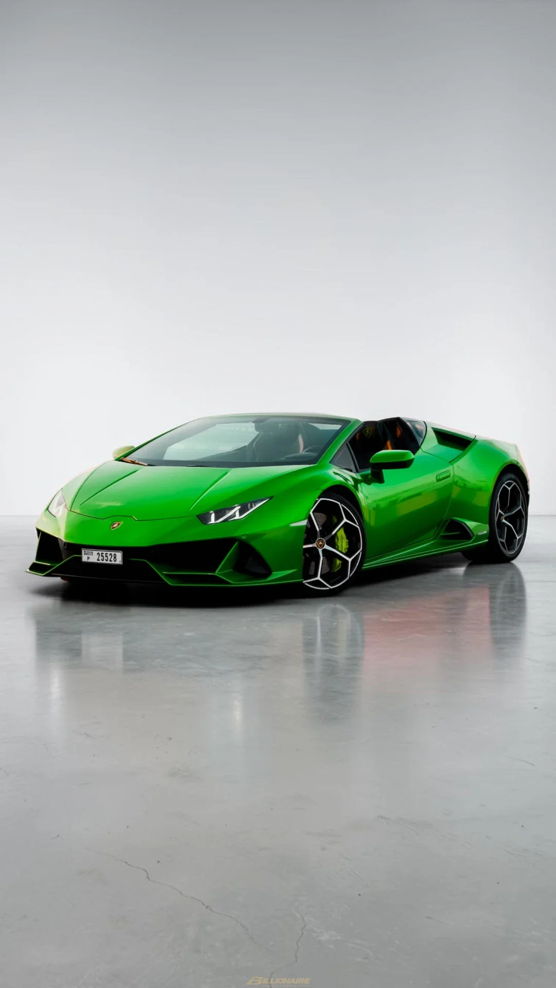 Lamborghini Huracán Evo Spyder Green в аренду в Дубае
