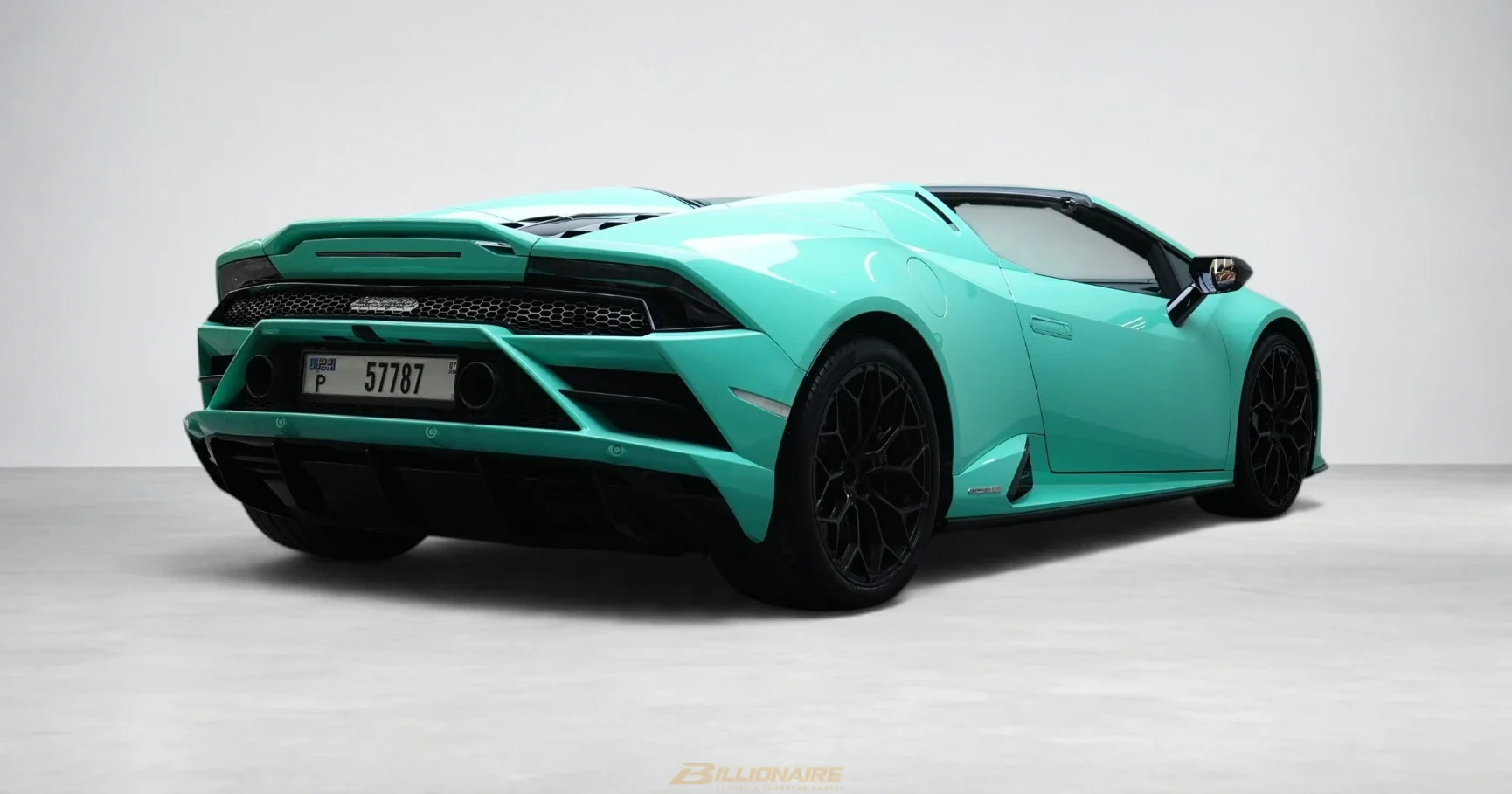 Lamborghini Huracan EVO Spyder Mint Green à louer à Dubaï – photo 3