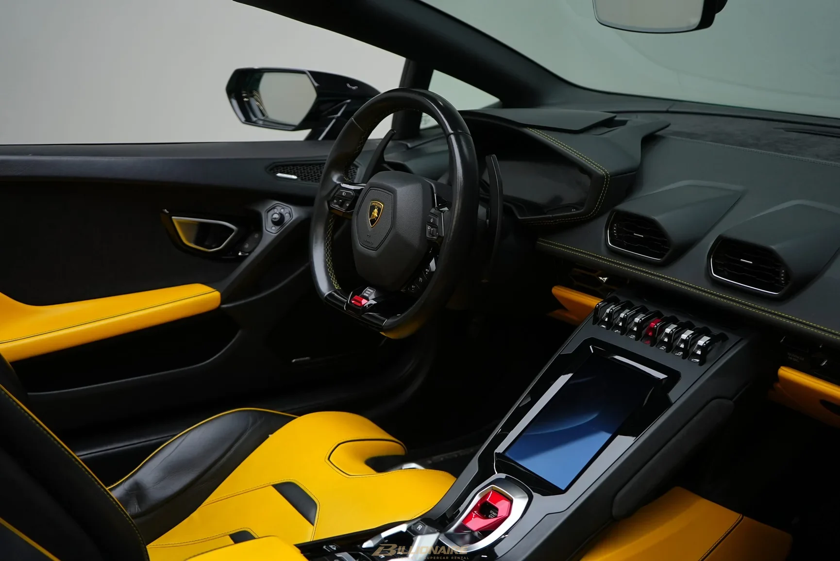 Lamborghini Huracan EVO Spyder Mint Green à louer à Dubaï – photo 8