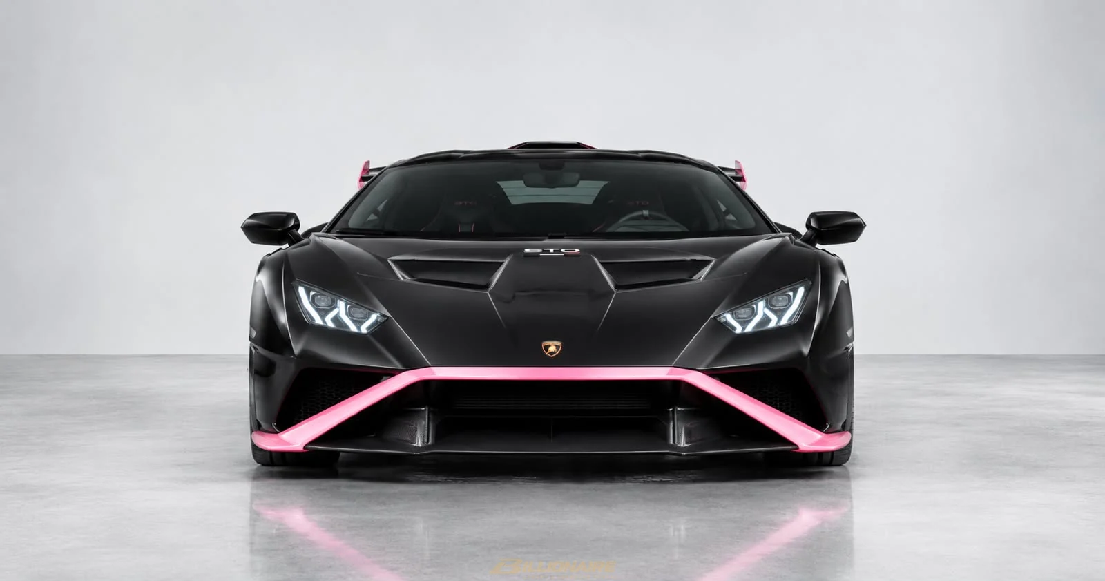Lamborghini Huracan STO Black Pink - View 4