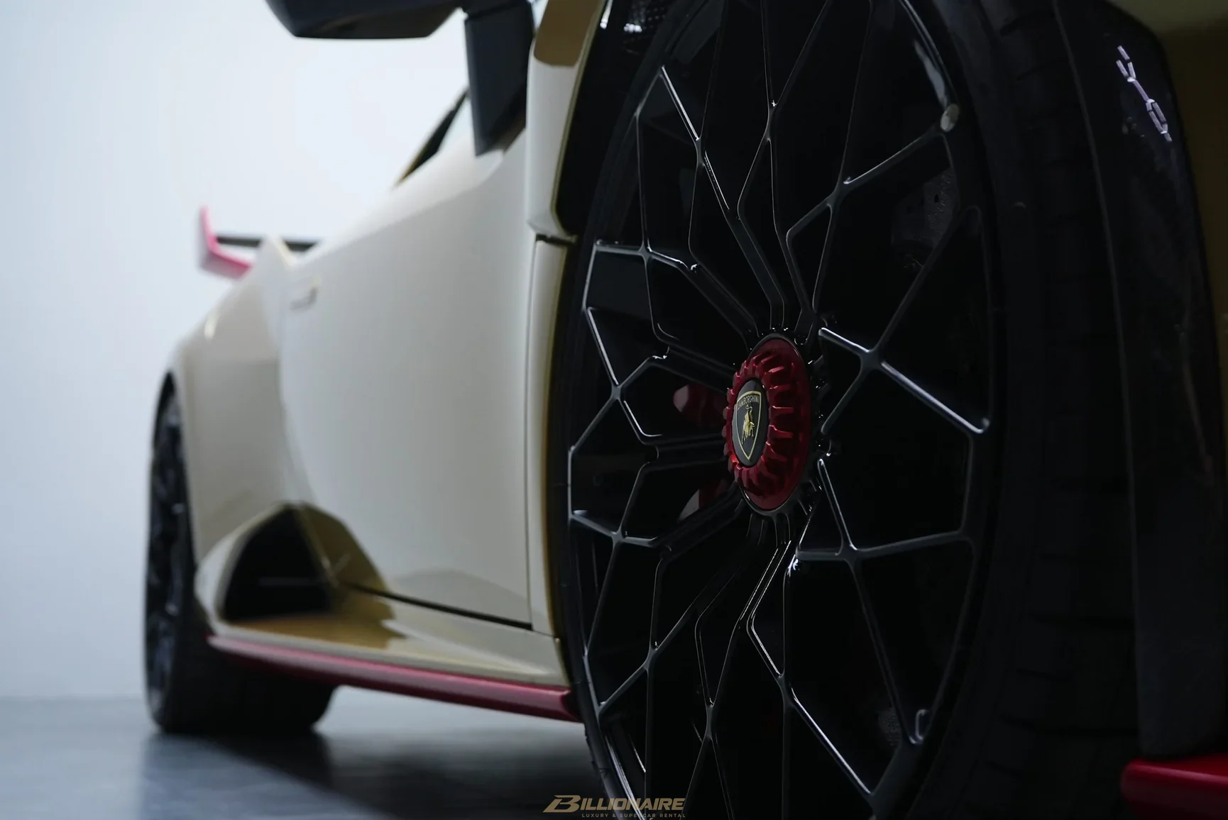 Lamborghini Huracan STO Gold - View 7