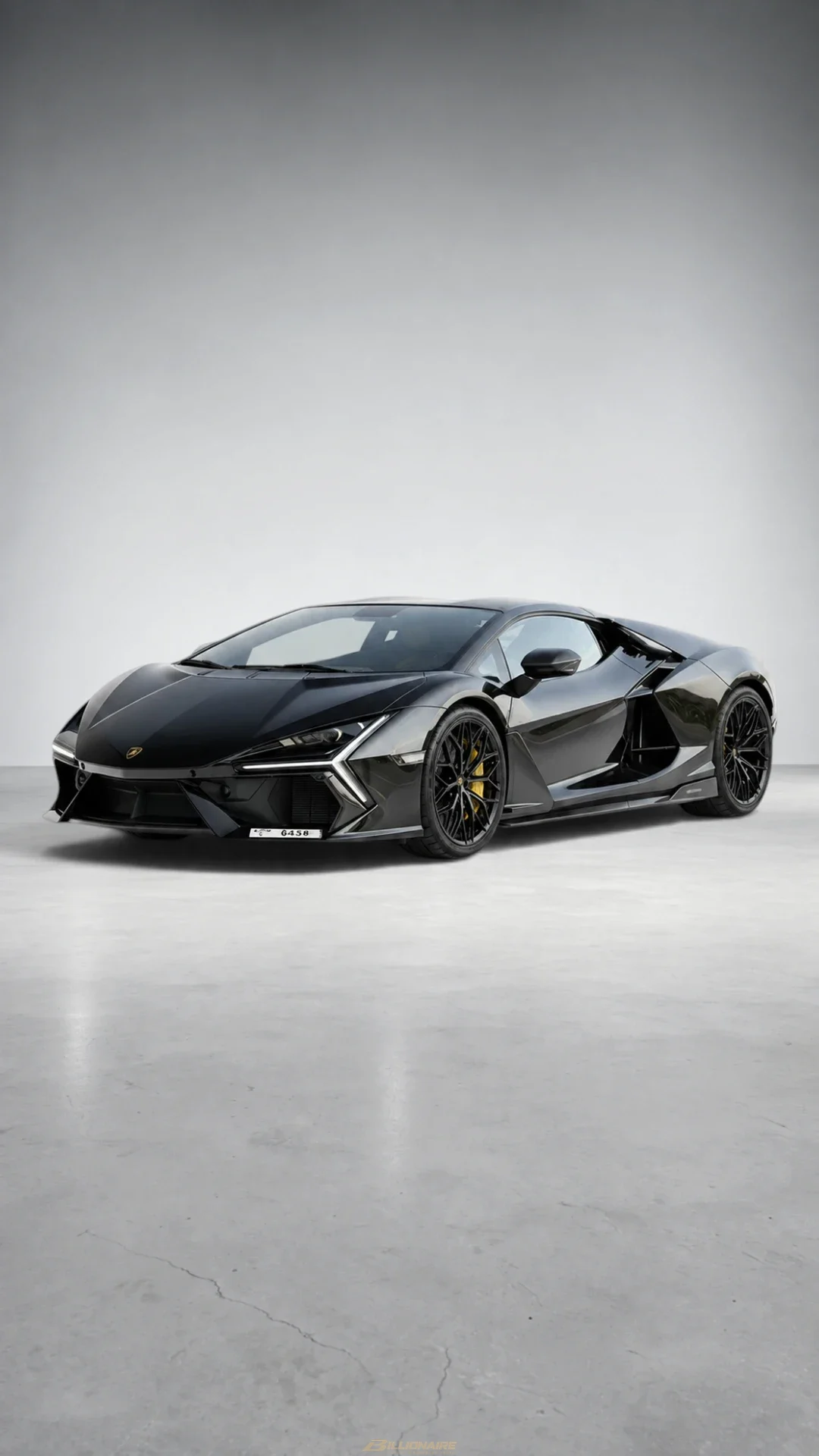 Lamborghini Revuelto Black в аренду в Дубае