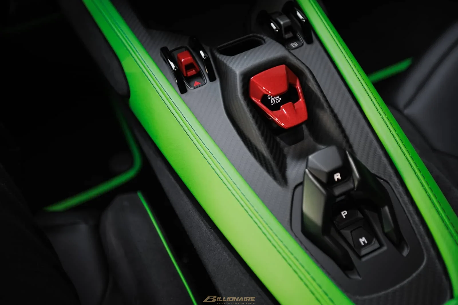 Dubai'de kiralık Lamborghini Revuelto Green – fotoğraf 6