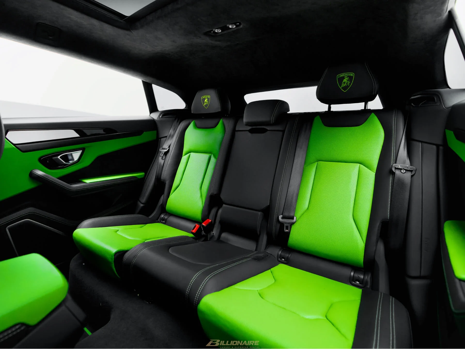 Dubai'de kiralık Lamborghini Urus Black – fotoğraf 8