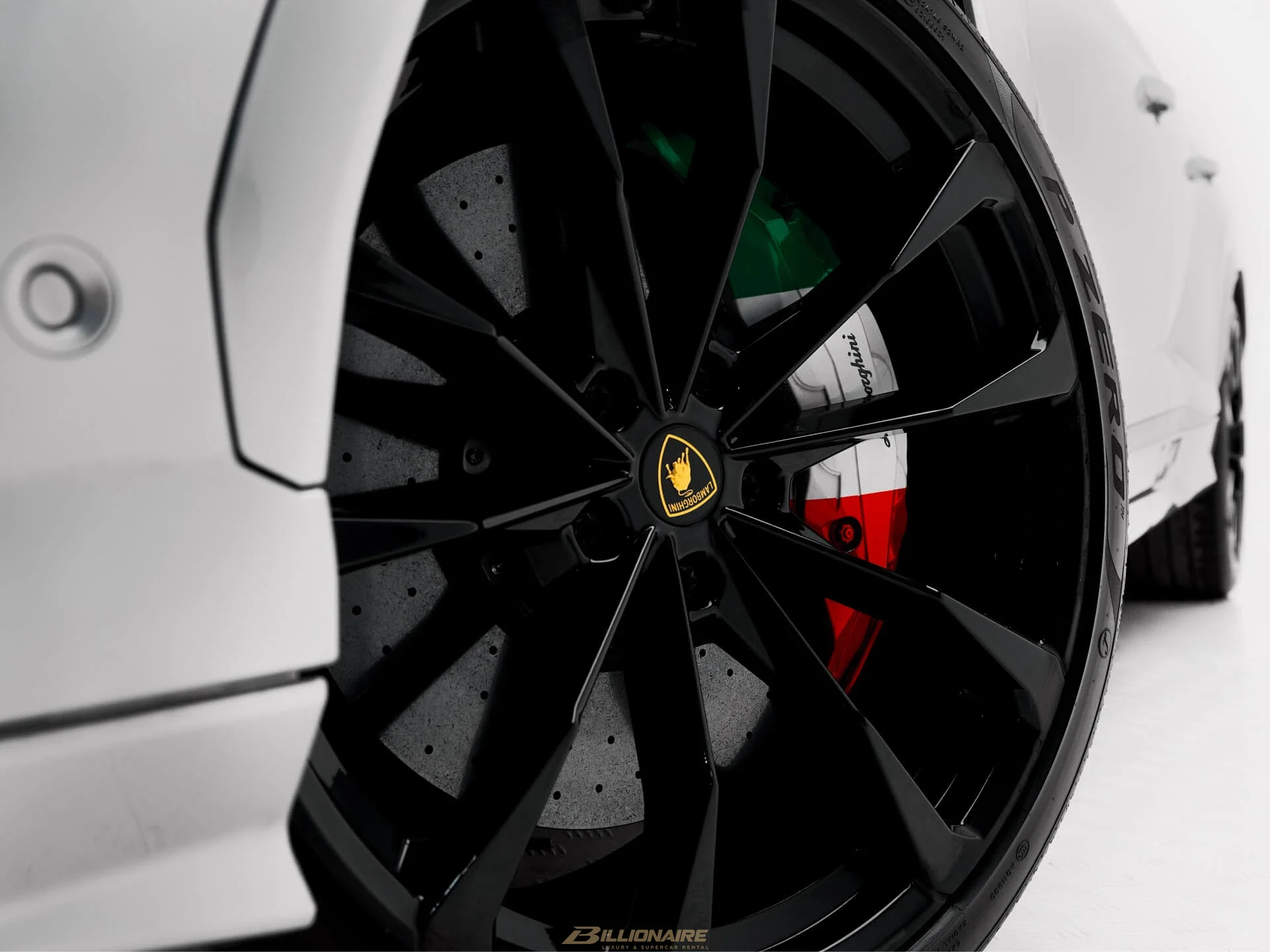 Dubai'de kiralık Lamborghini Urus Grigio – fotoğraf 10