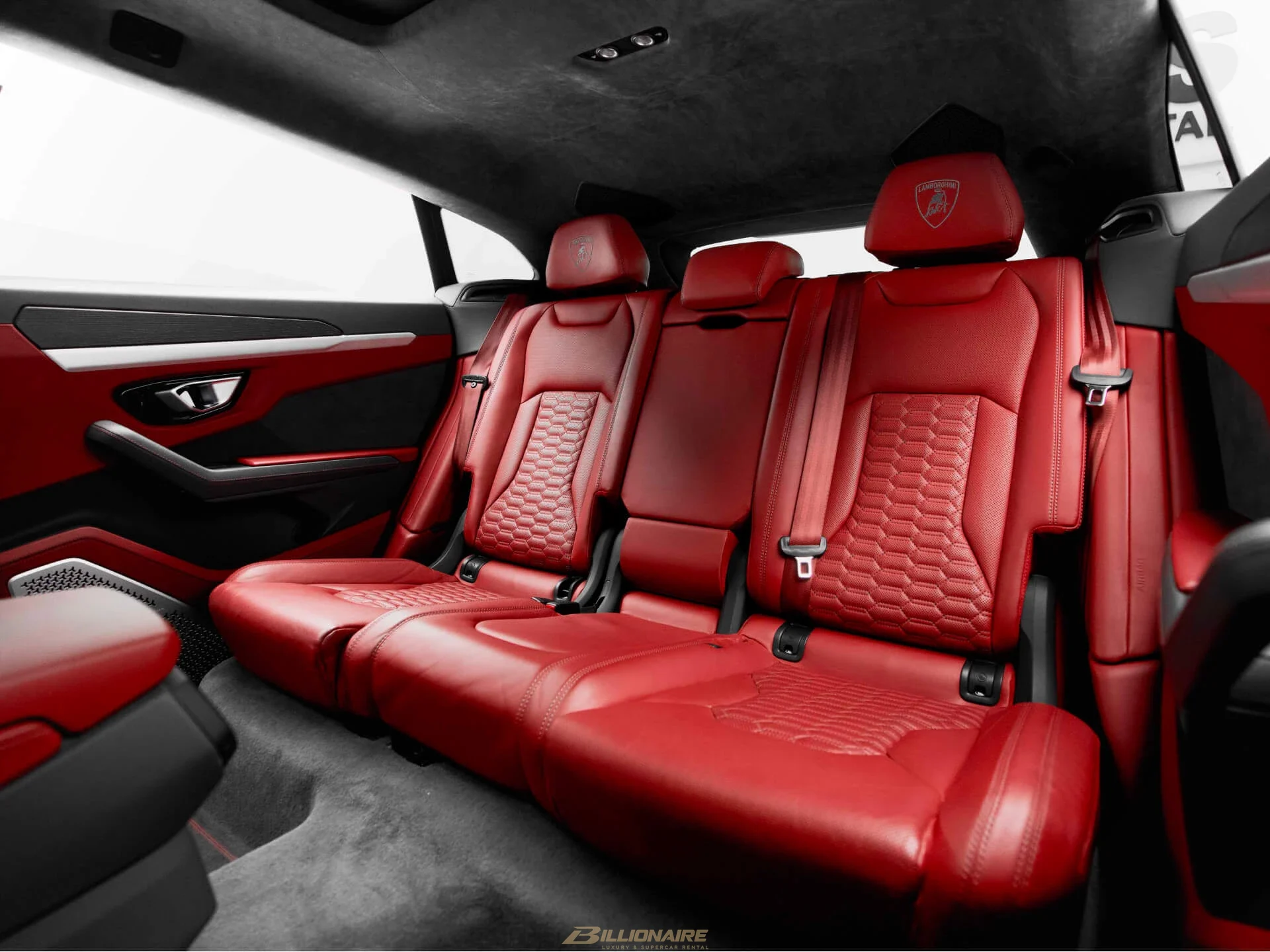 Dubai'de kiralık Lamborghini Urus Grigio – fotoğraf 8