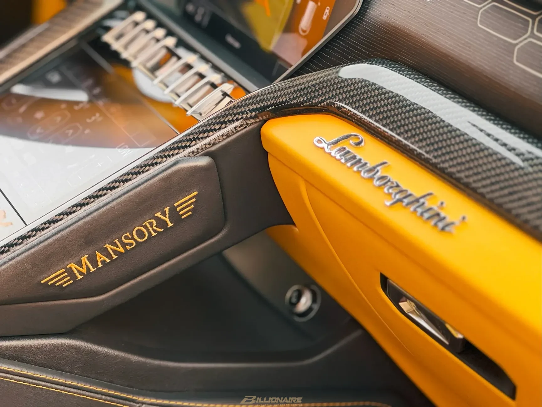 اجاره Lamborghini Urus Mansory Yellow در دبی – تصویر 4